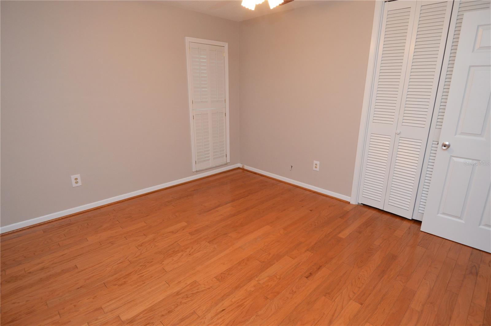 981 Damrosch St Property Photo 27