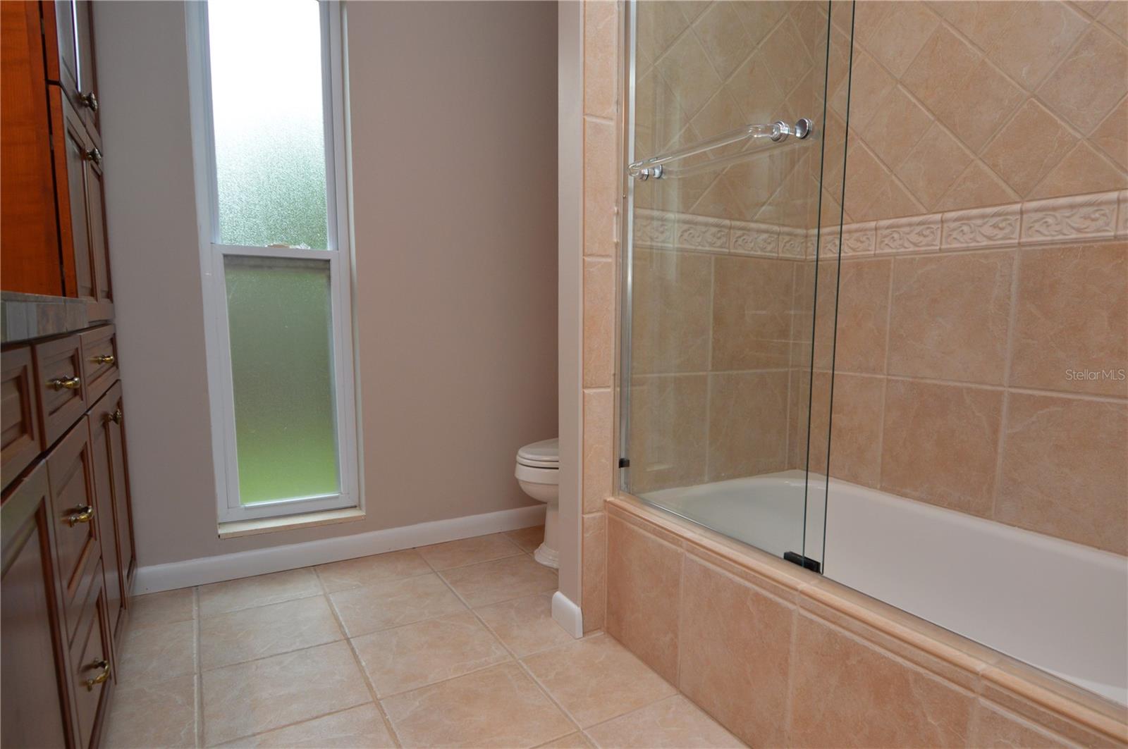 981 Damrosch St Property Photo 33