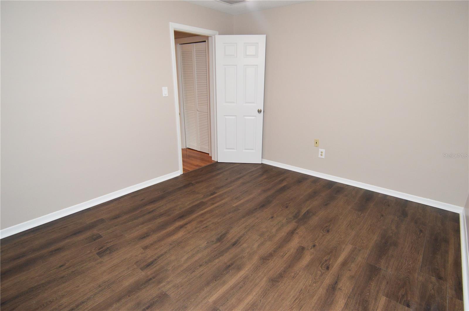 981 Damrosch St Property Photo 41