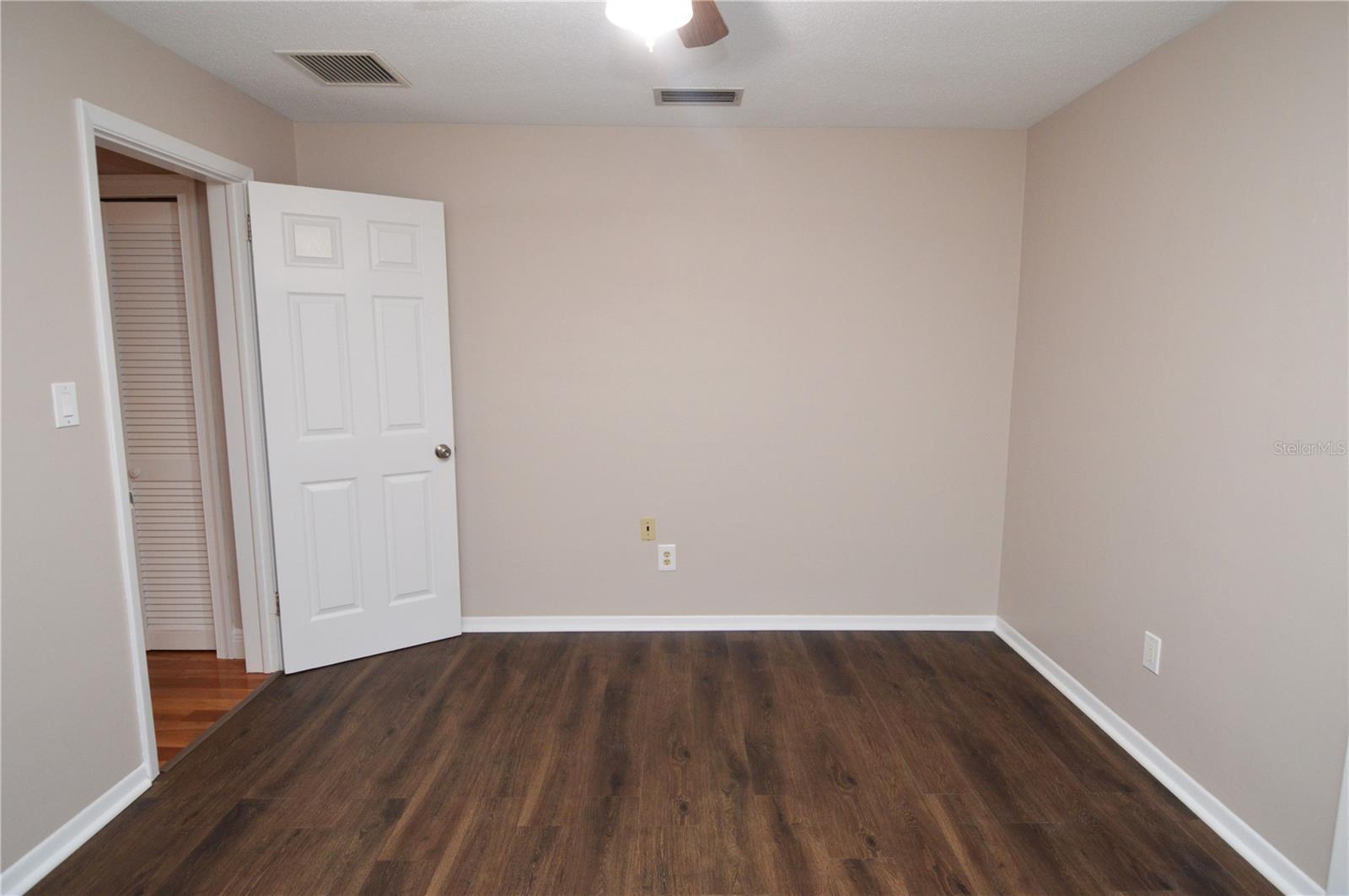 981 Damrosch St Property Photo 42