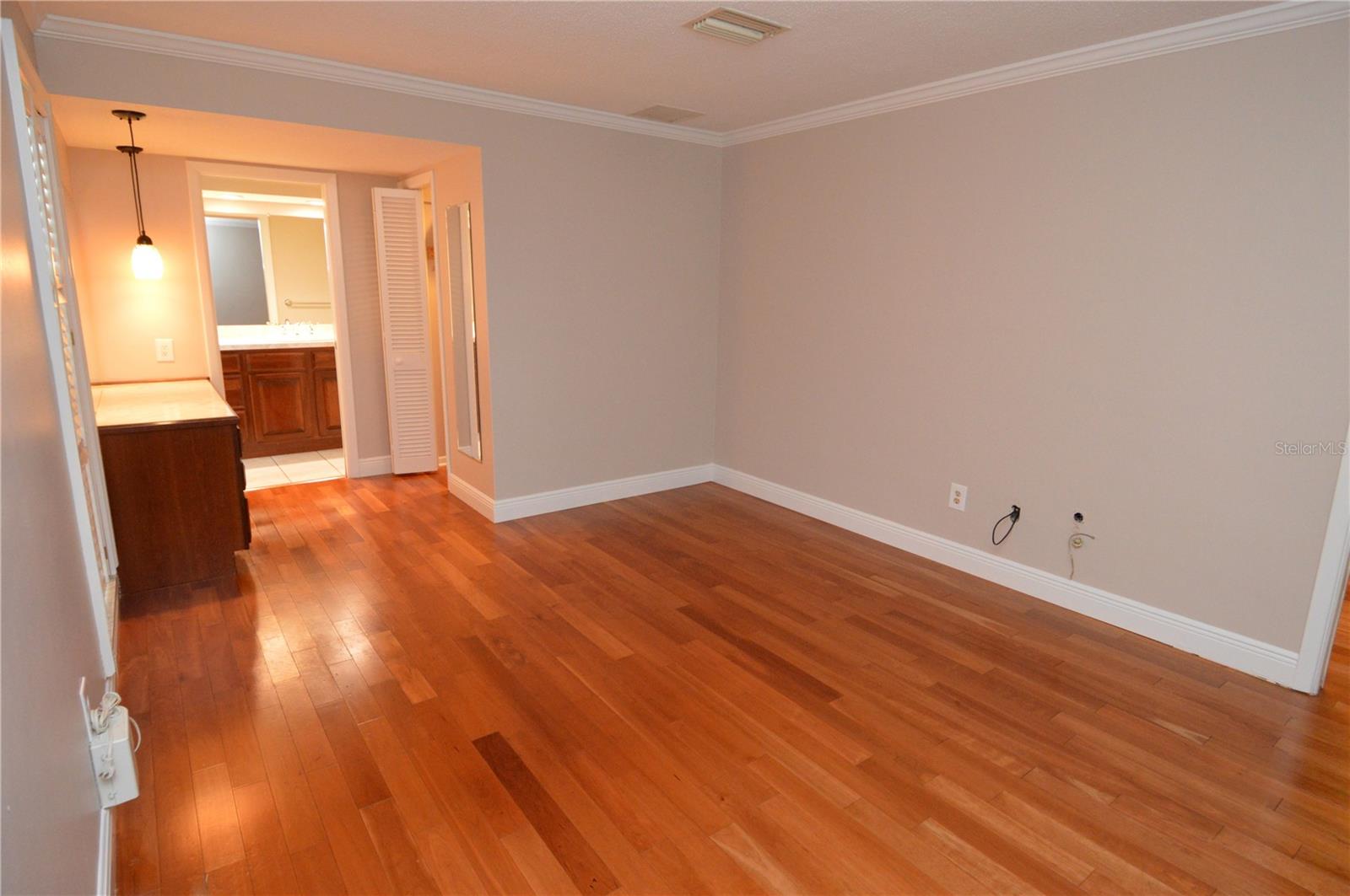 981 Damrosch St Property Photo 53