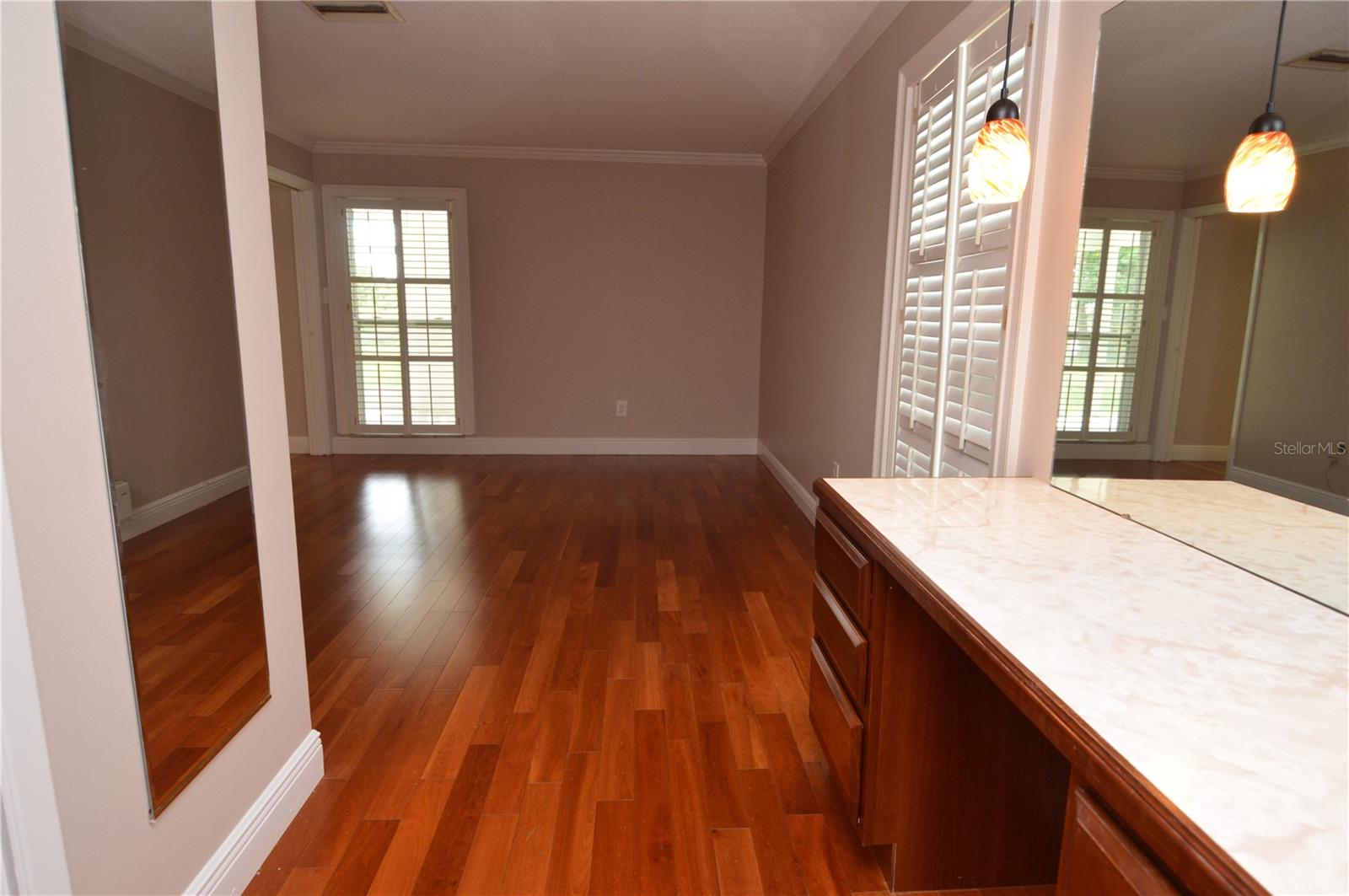 981 Damrosch St Property Photo 64