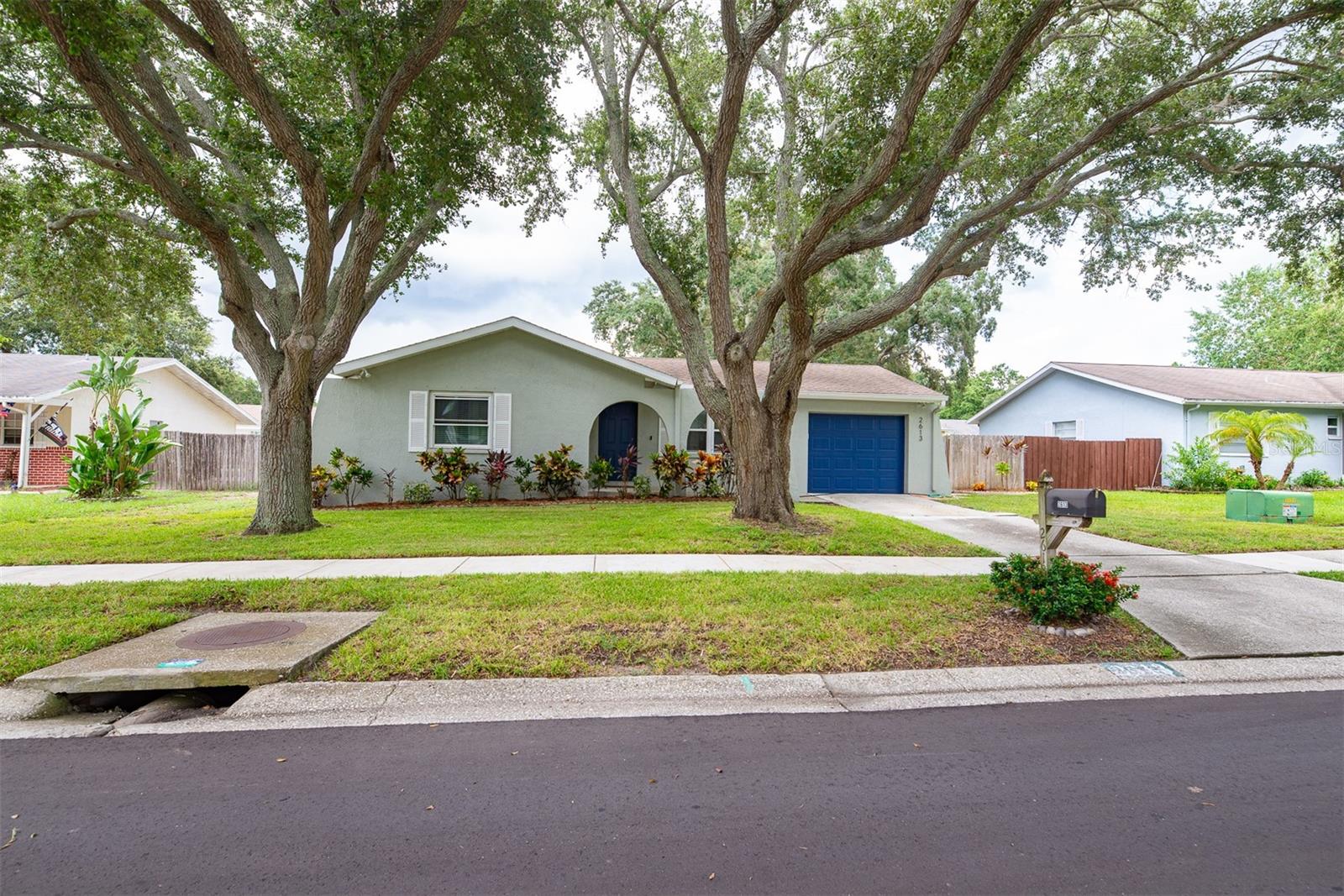 2613 SUMMIT ST Property Photo 1