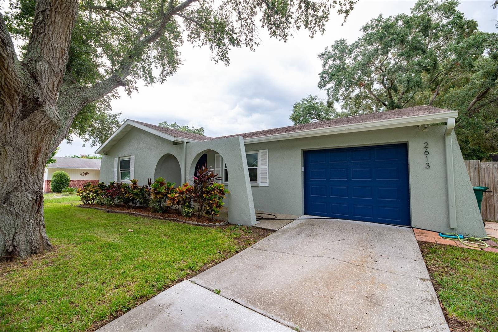 2613 Summit St Property Photo 2