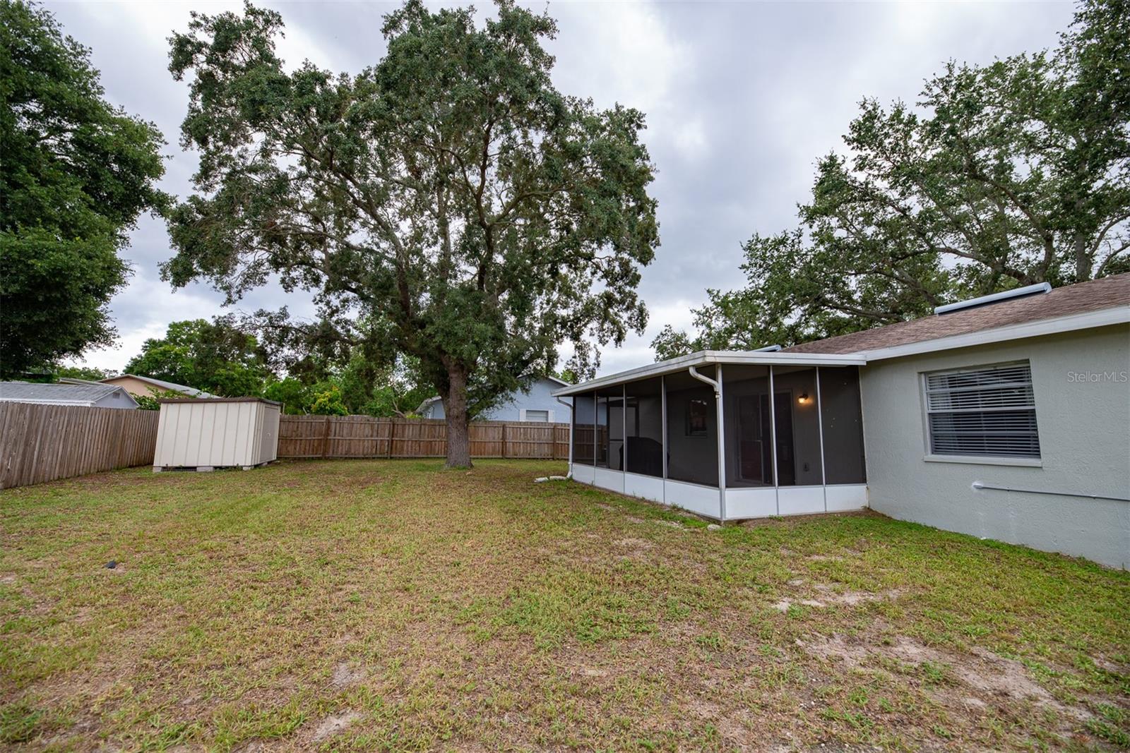 2613 Summit St Property Photo 5
