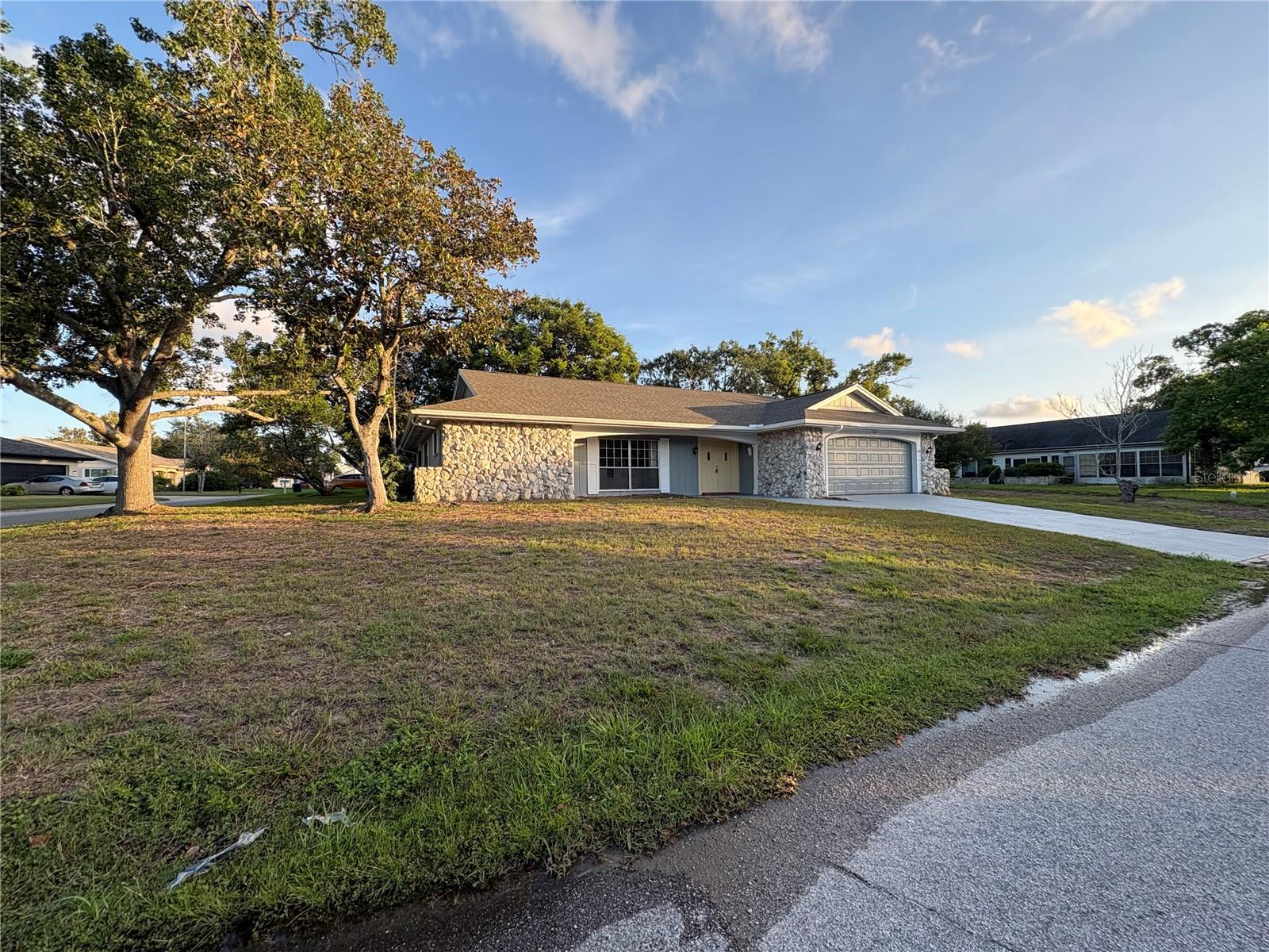 8701 Lincolnshire Dr Property Photo 2