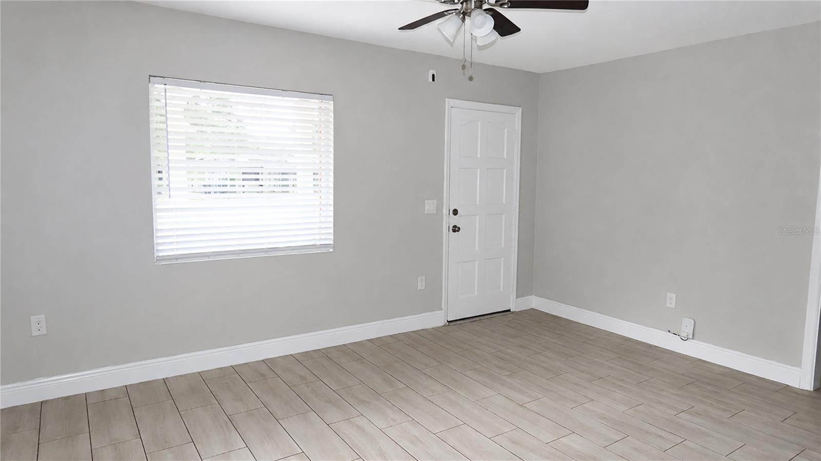 1241 Nicholson St Property Photo 3