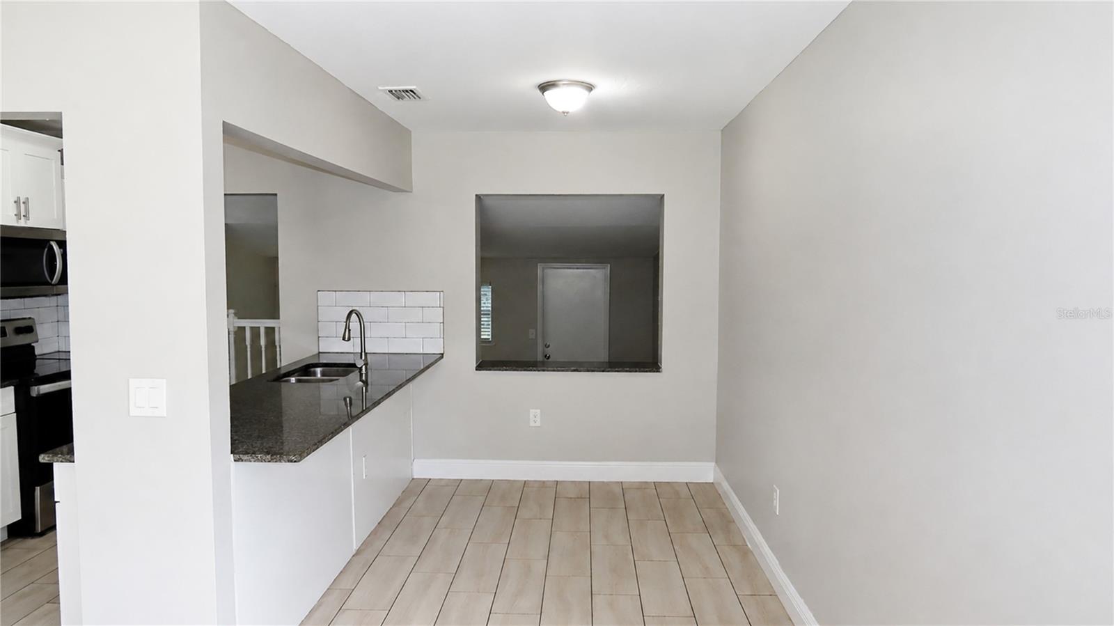 1241 Nicholson St Property Photo 5