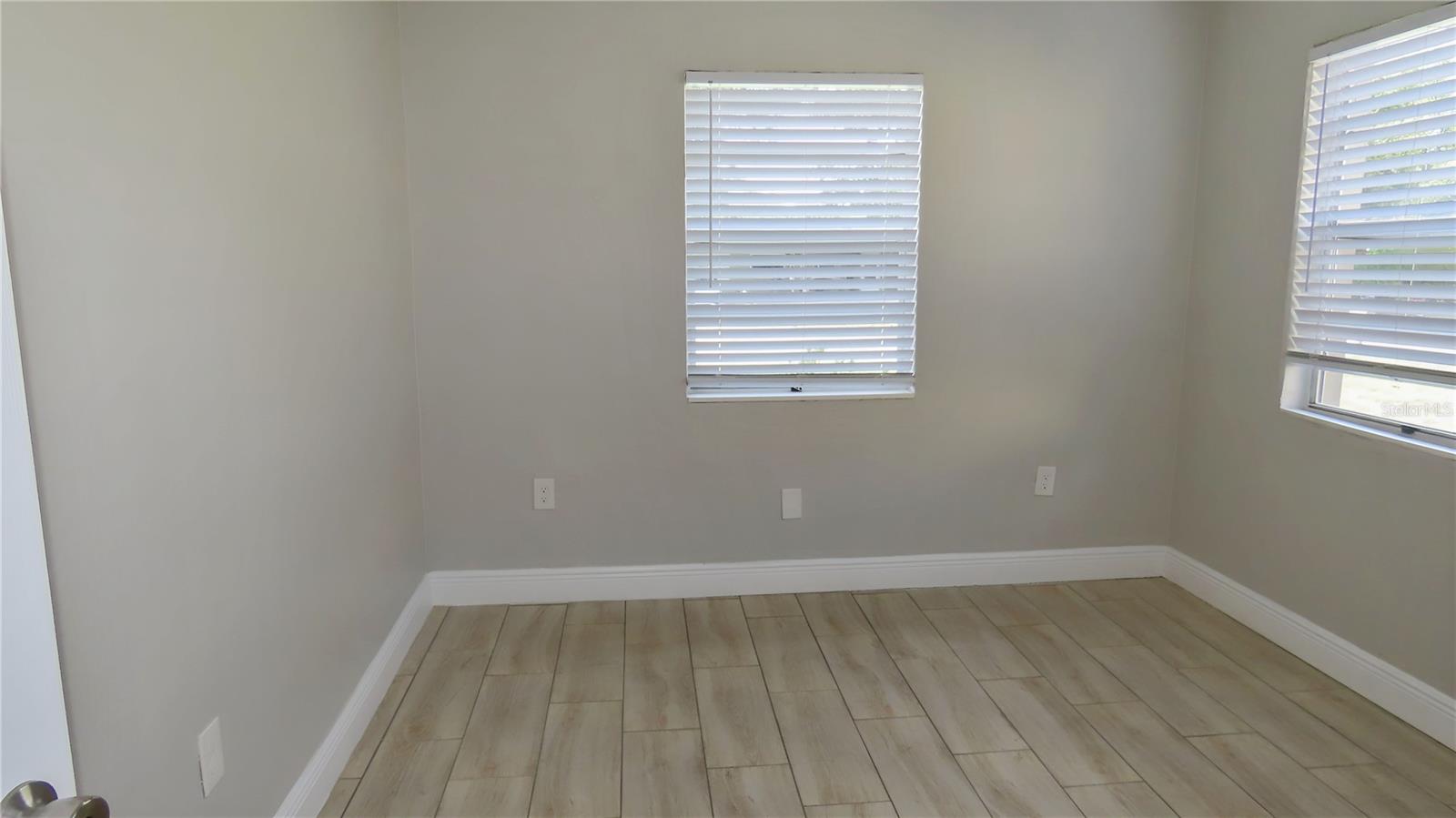 1241 Nicholson St Property Photo 12