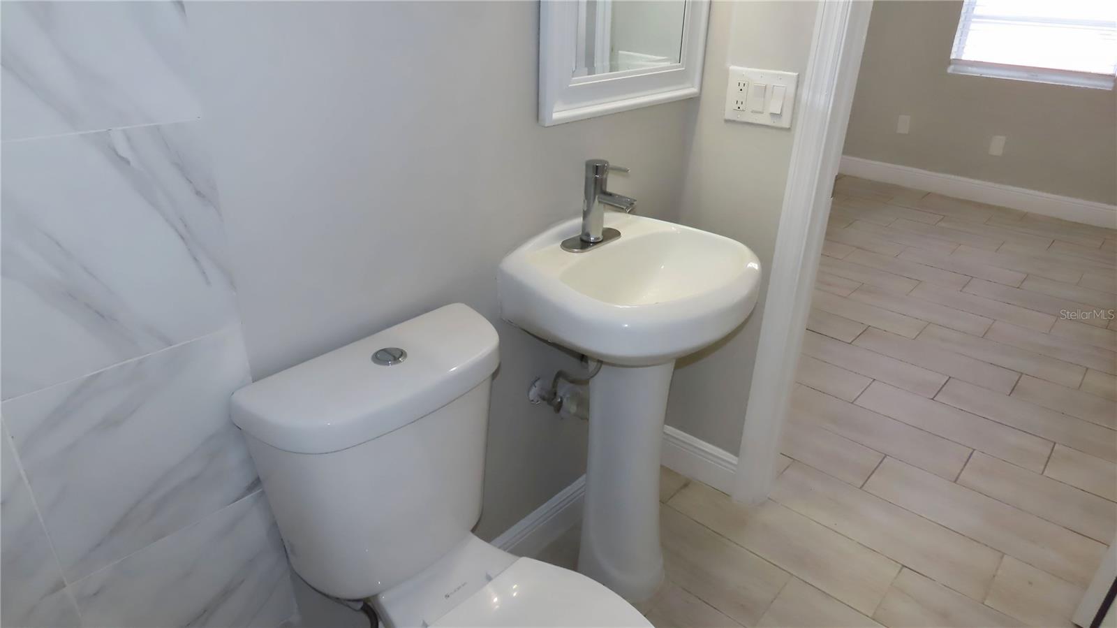 1241 Nicholson St Property Photo 17