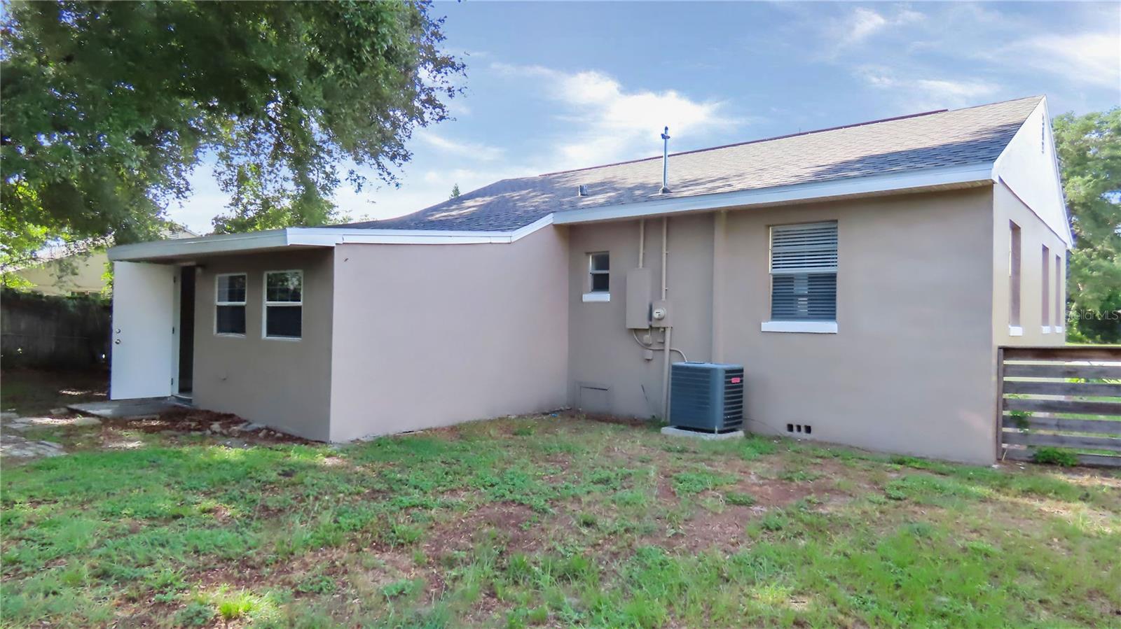 1241 Nicholson St Property Photo 29
