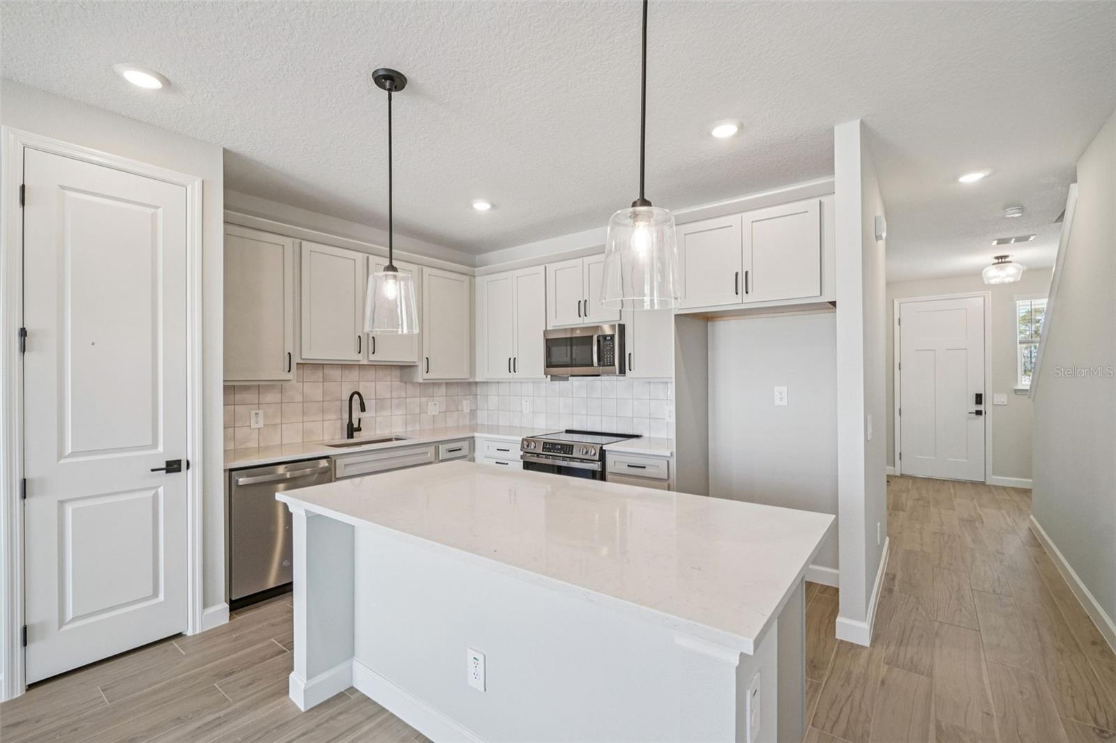 7324 Deer Valley Circle Property Photo 8