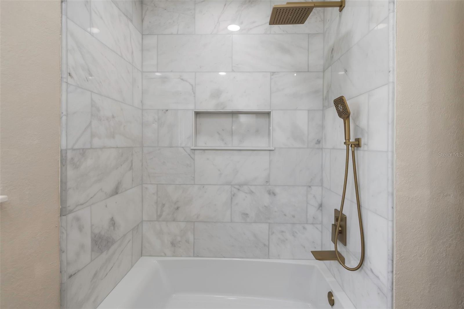 245 Grove Cir N Property Photo 21