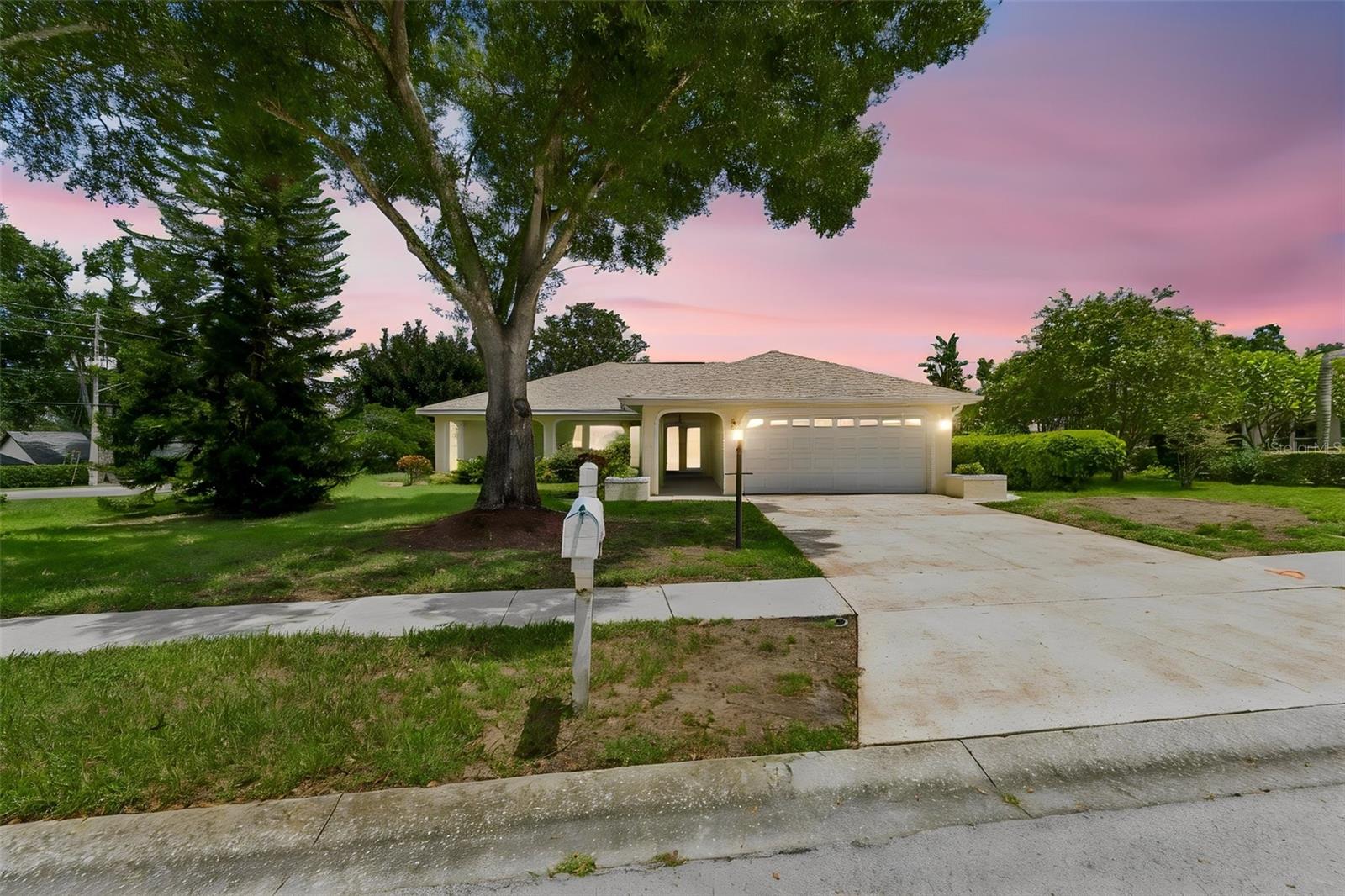 1591 LONGFORD DR Property Photo 1