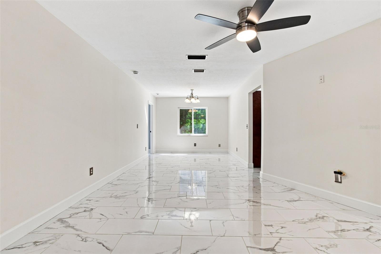 7233 Woodbrook Dr Property Photo 6