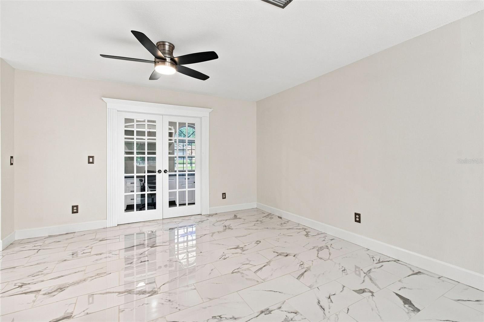 7233 Woodbrook Dr Property Photo 8