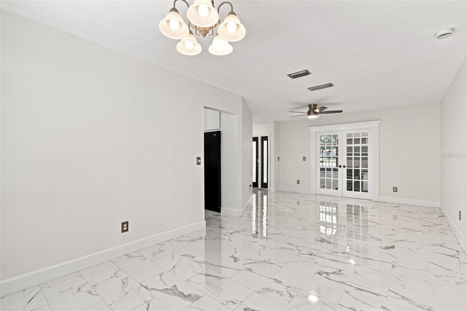 7233 Woodbrook Dr Property Photo 11