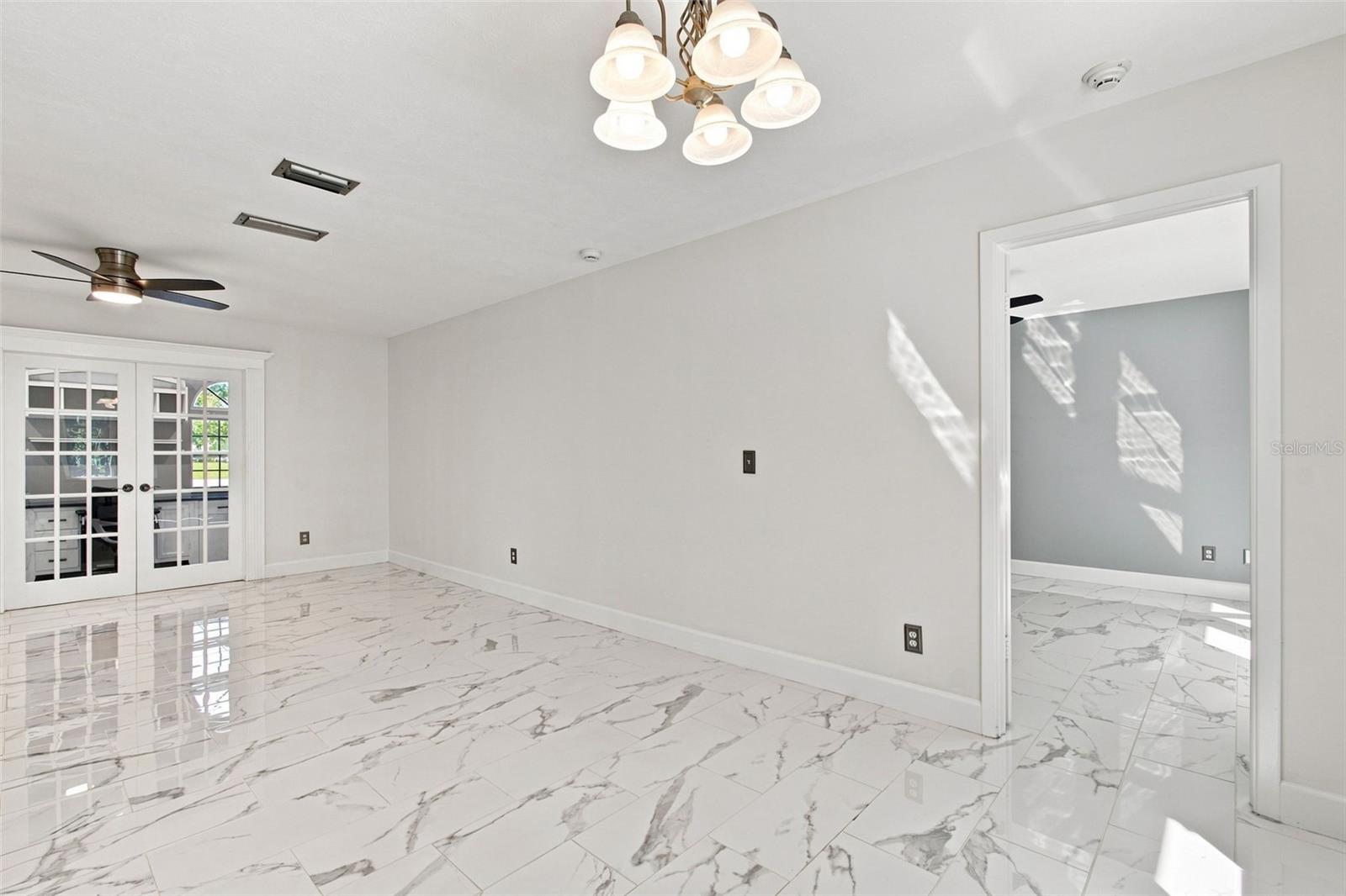 7233 Woodbrook Dr Property Photo 15