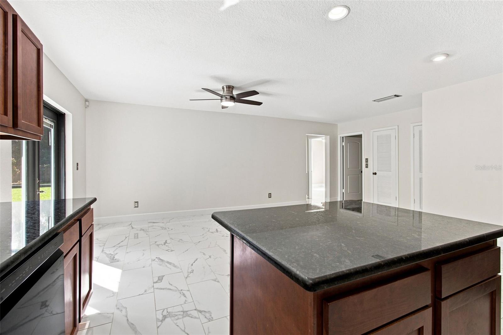 7233 Woodbrook Dr Property Photo 17