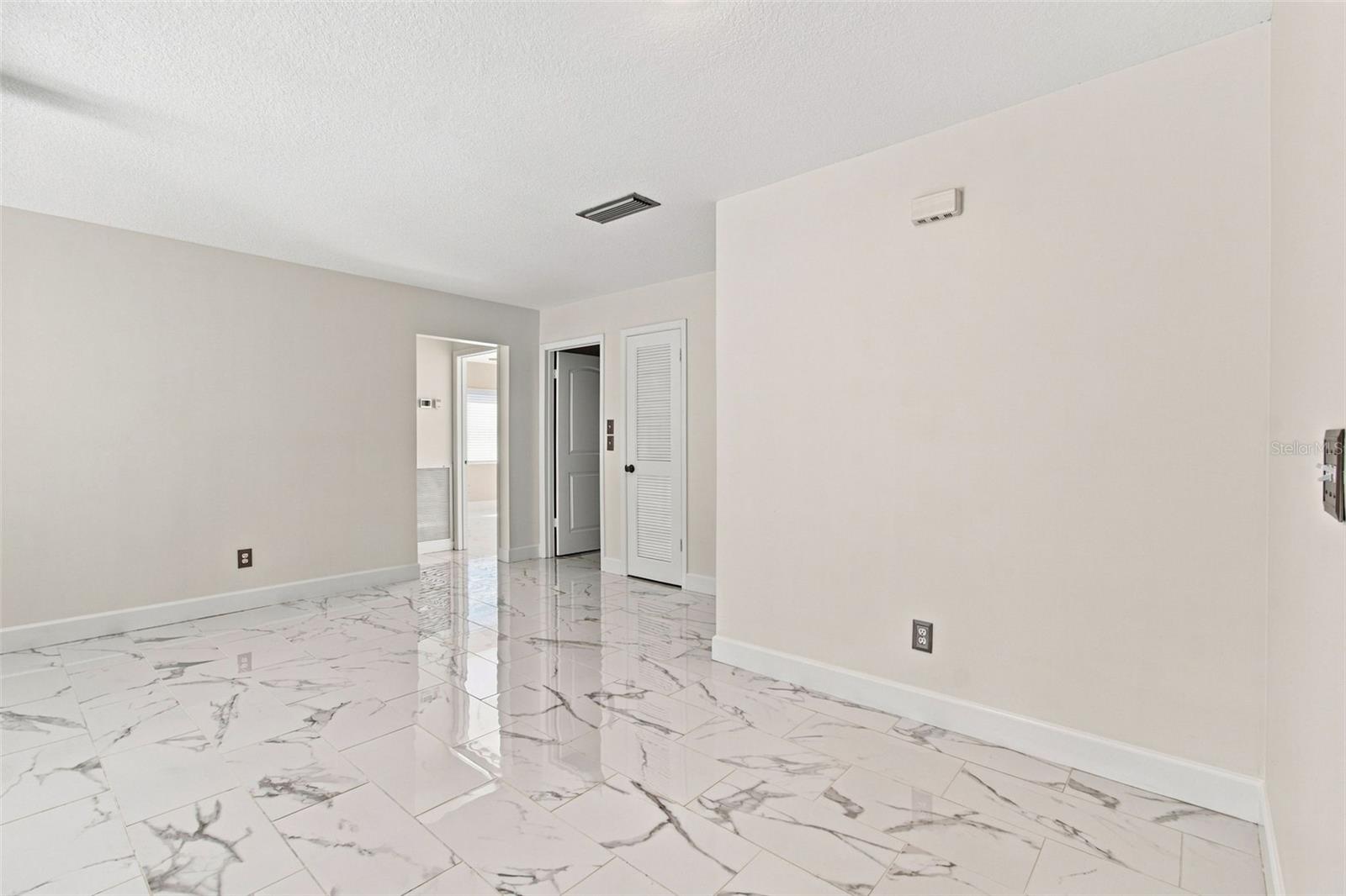 7233 Woodbrook Dr Property Photo 21