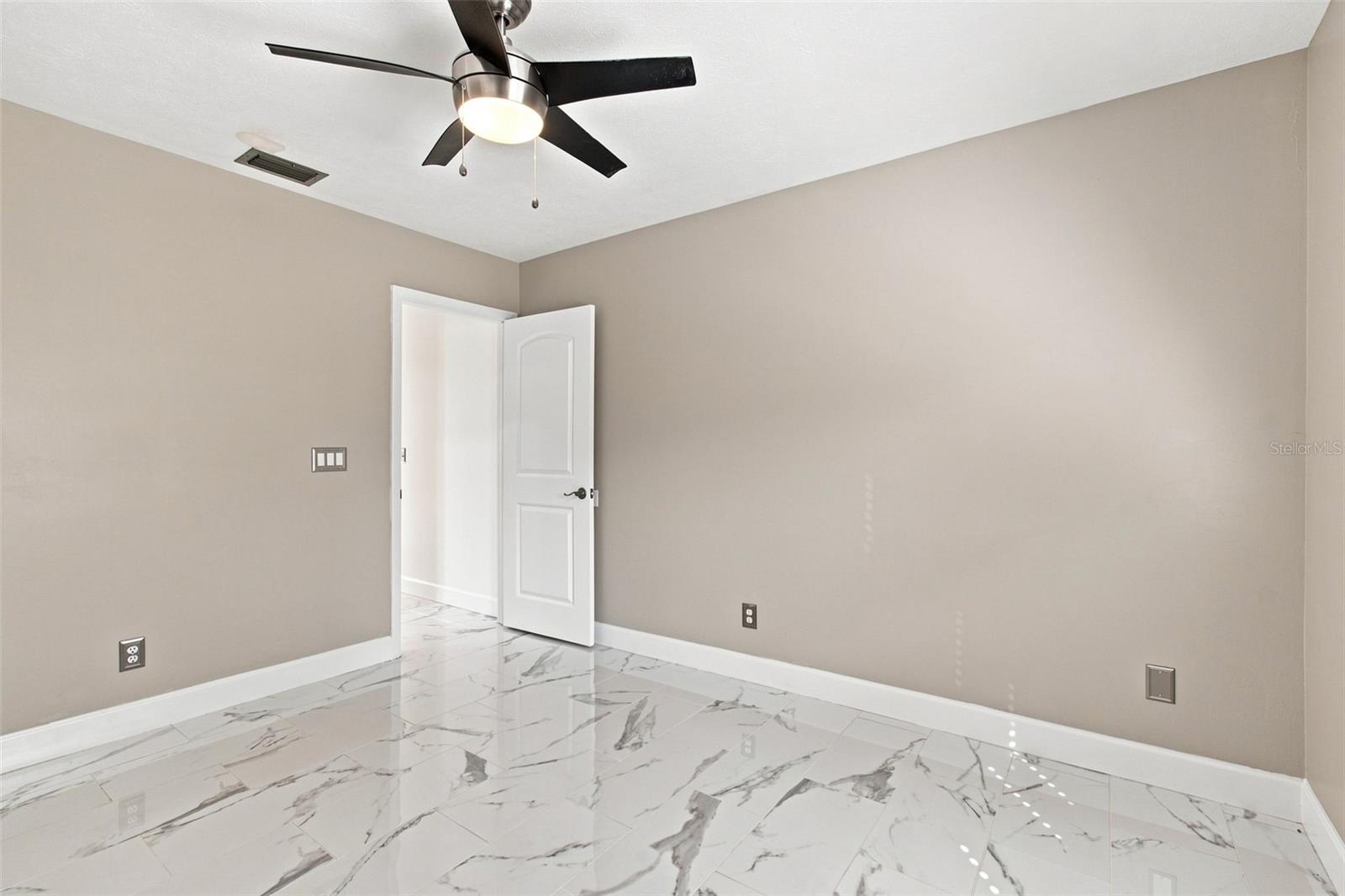 7233 Woodbrook Dr Property Photo 38