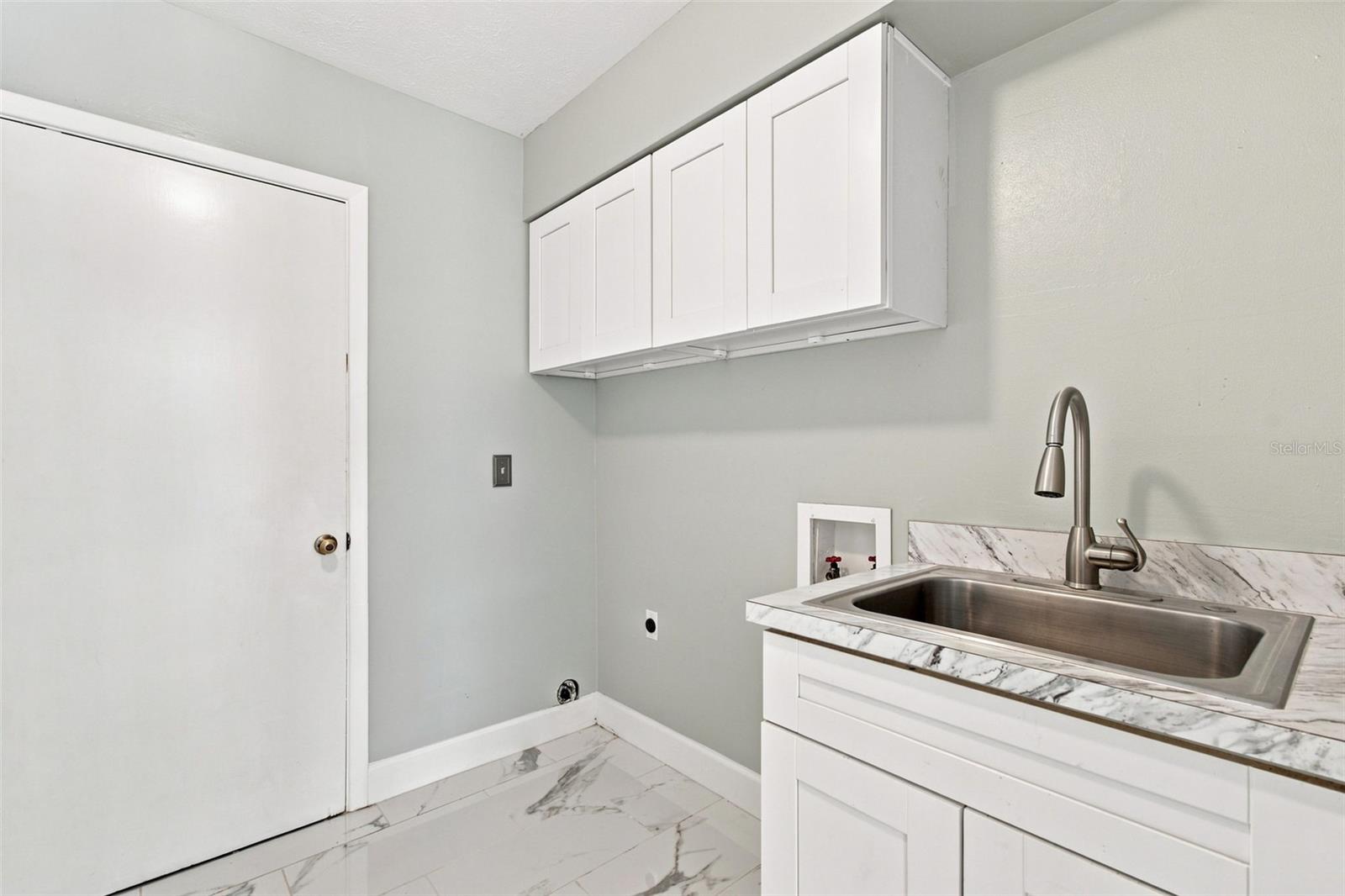 7233 Woodbrook Dr Property Photo 39