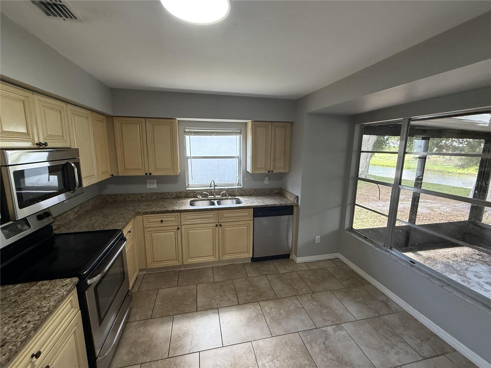 12803 Slippery Elm Ct Property Photo 7