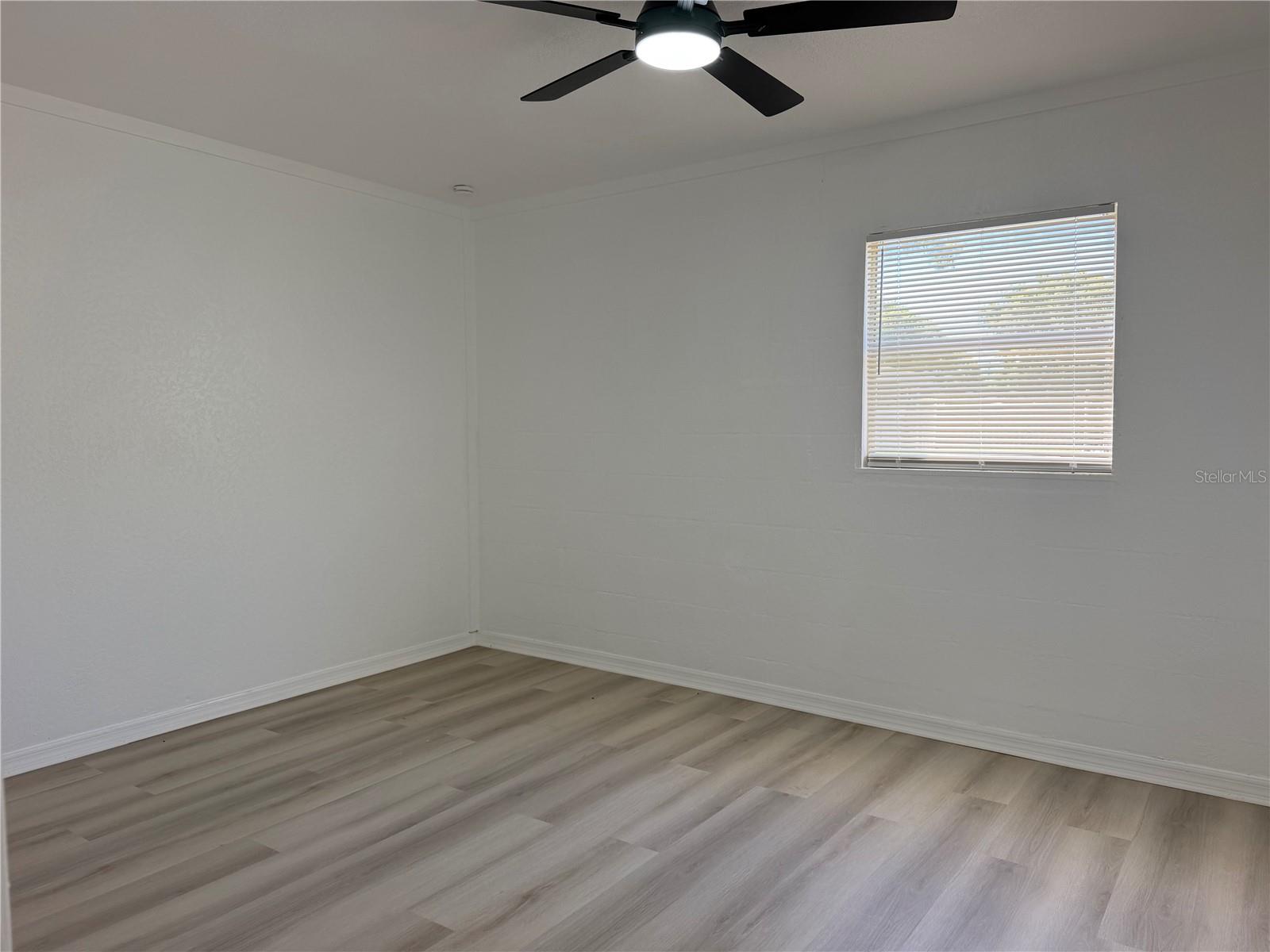12022 Chuck Cir Property Photo 4