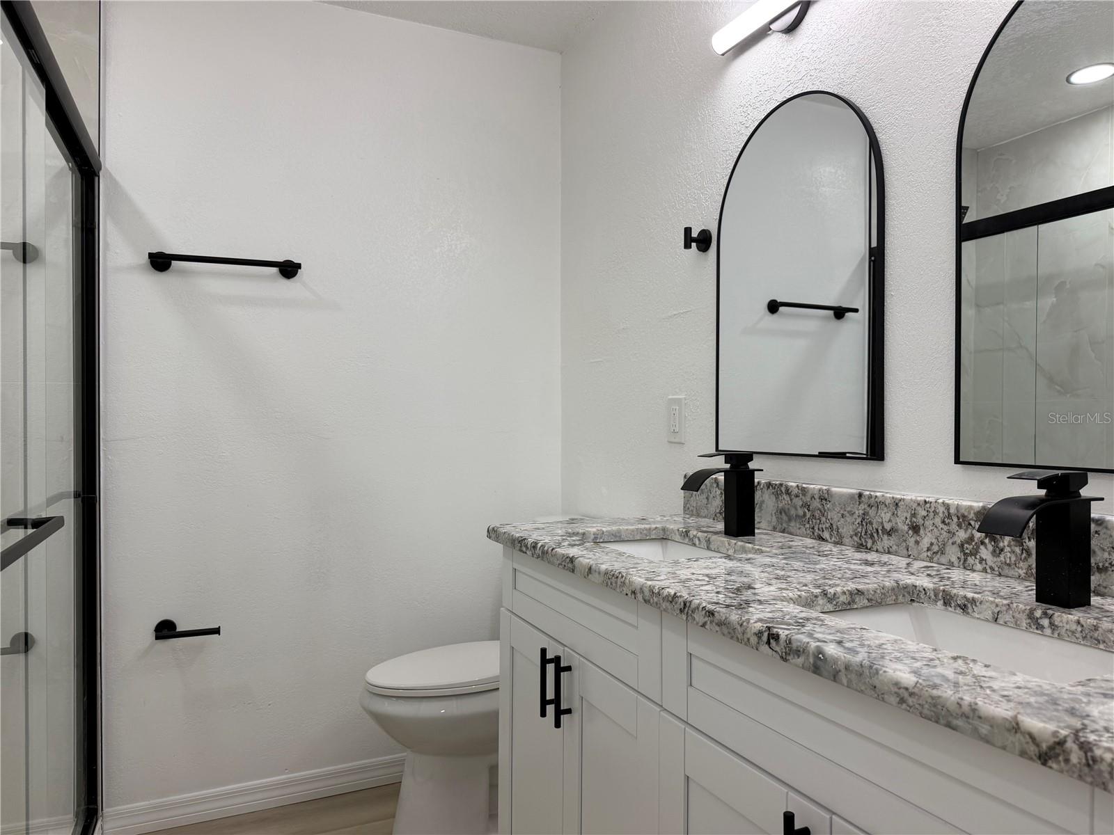 12022 Chuck Cir Property Photo 5