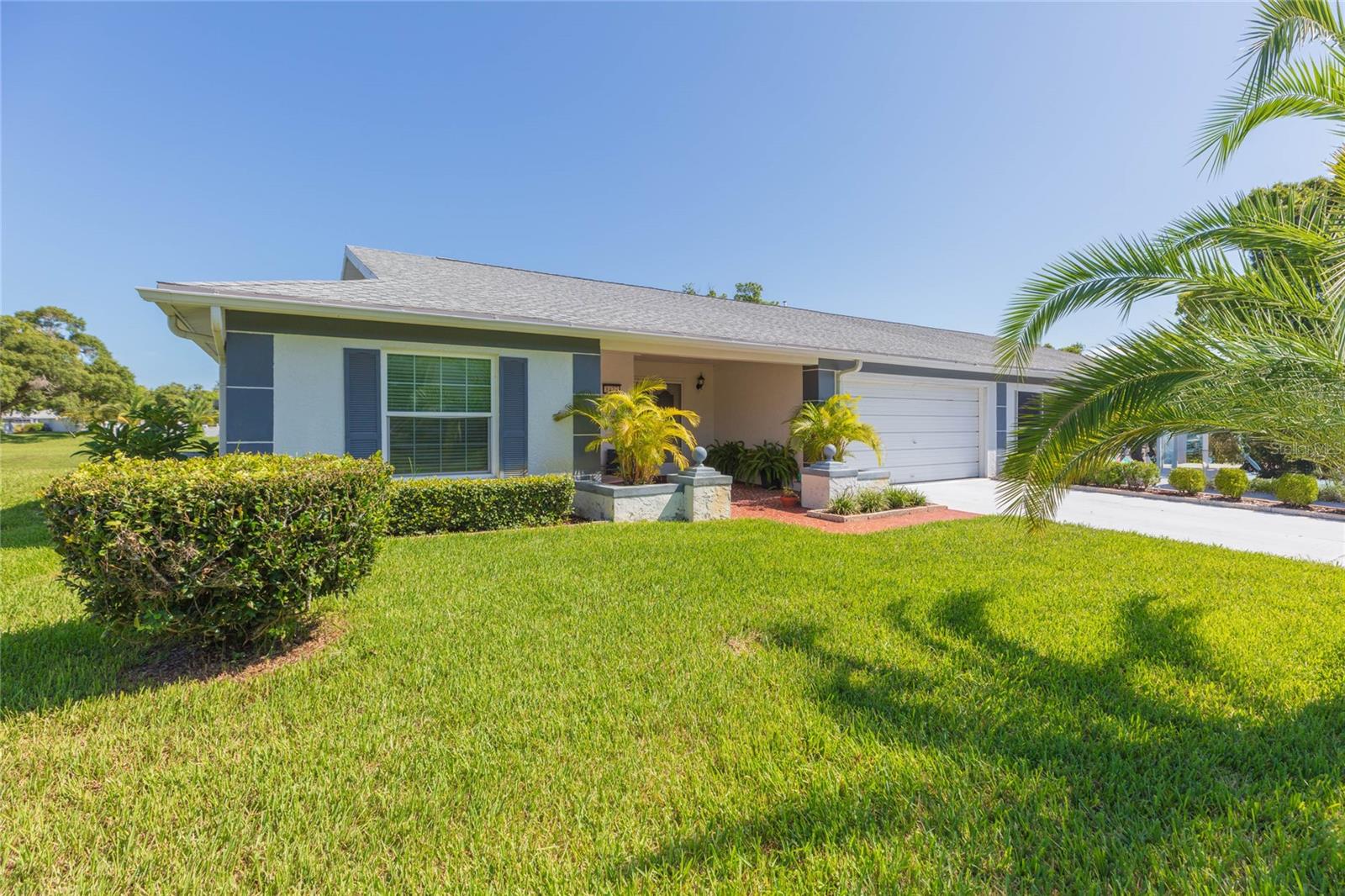 8423 Pebble Dr Property Photo 2