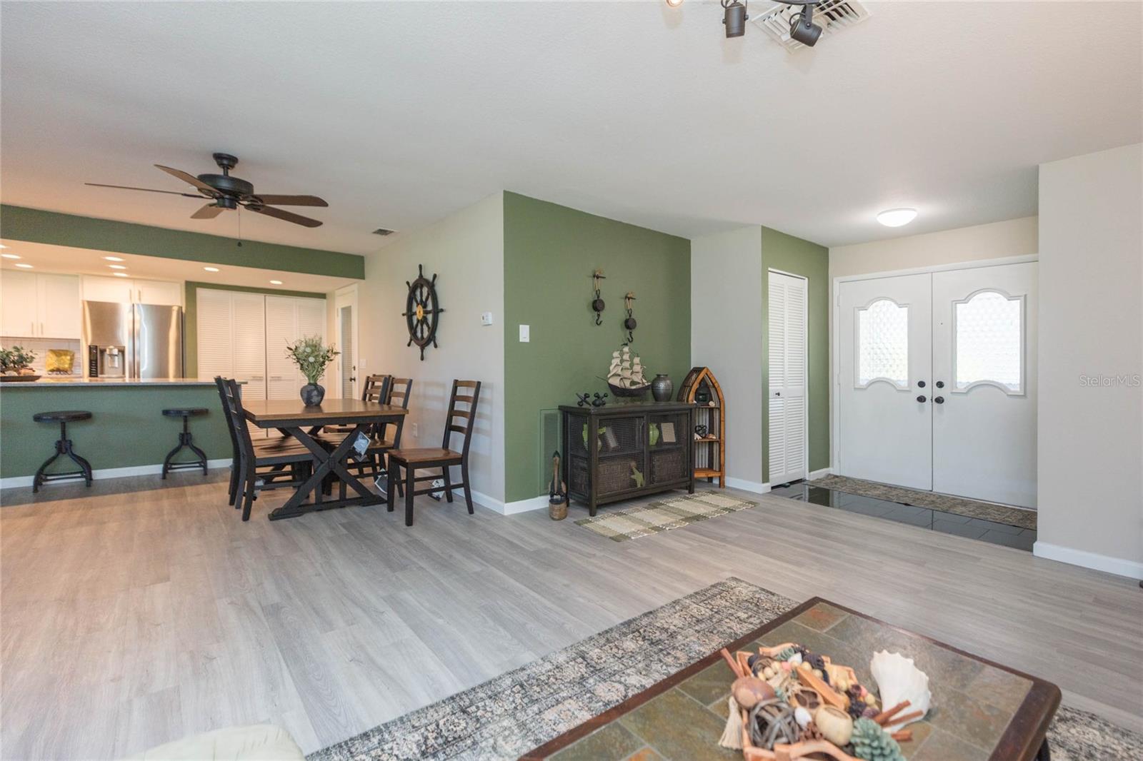 8423 Pebble Dr Property Photo 8