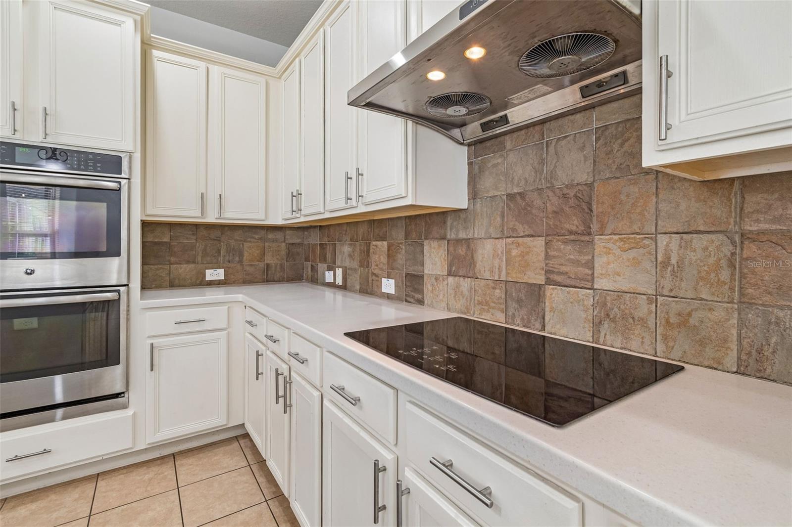 8523 Northton Groves Blvd Property Photo 2