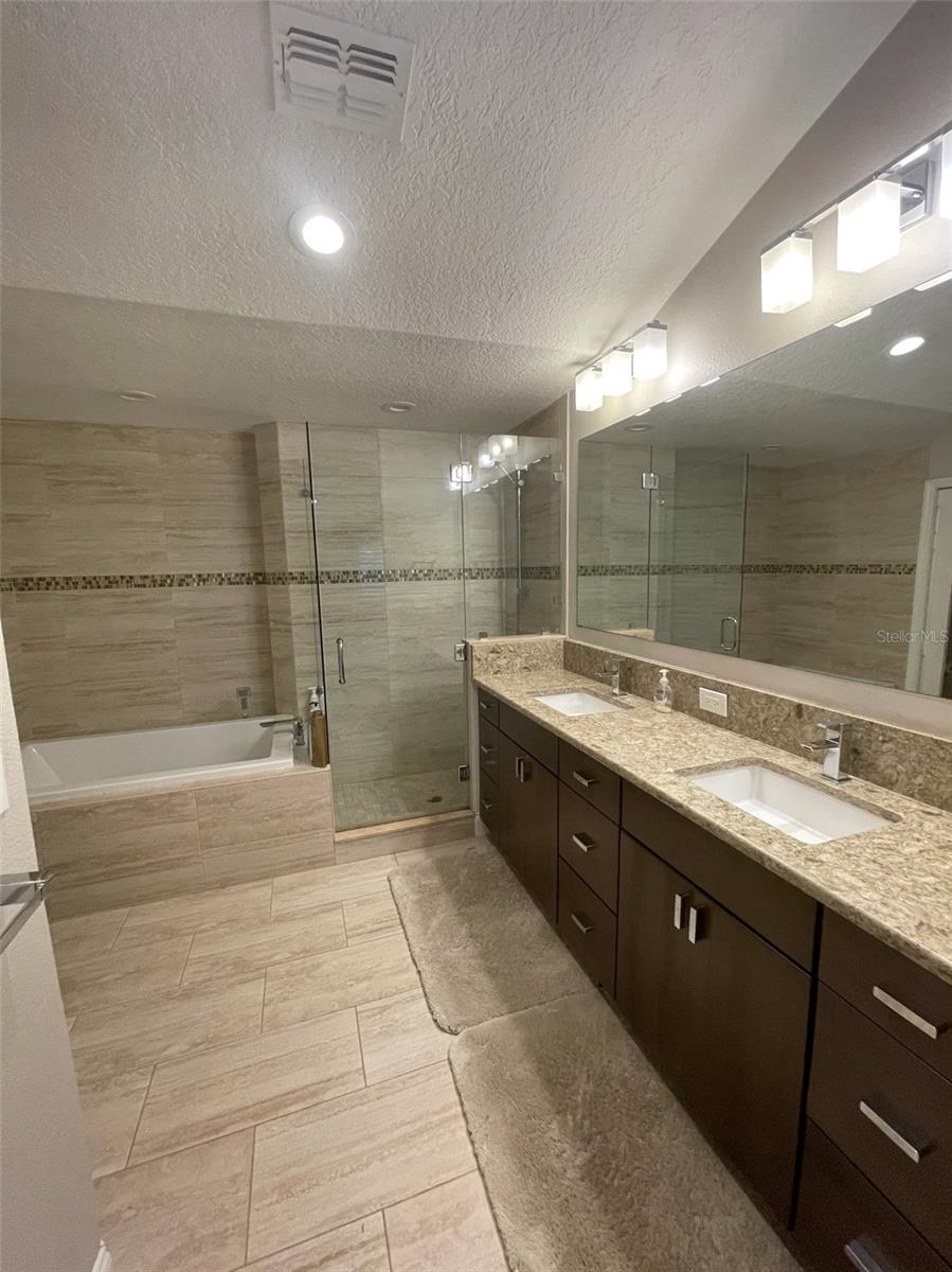 1450 Mahogany Ln Property Photo 6