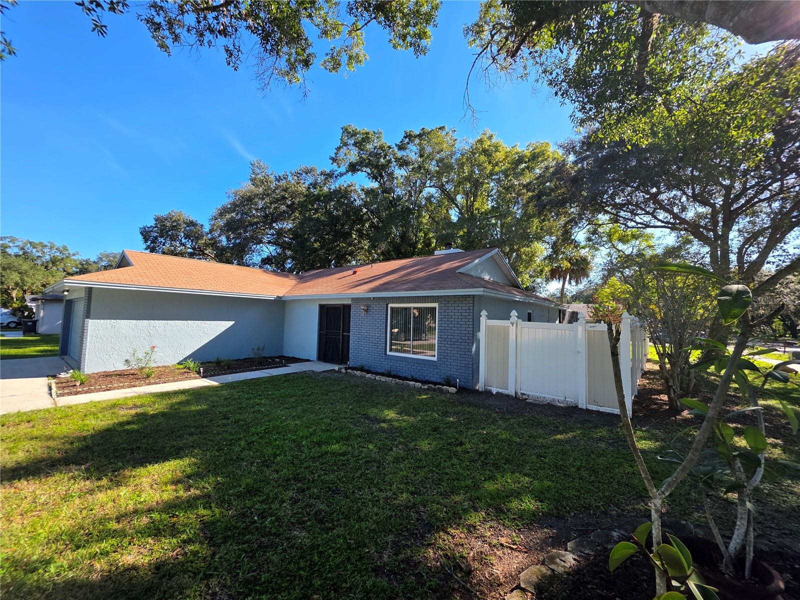 17717 Cranbrook Dr Property Photo 4