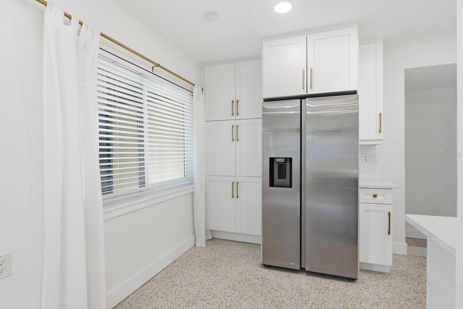 2488 Del Rio Way Property Photo 10