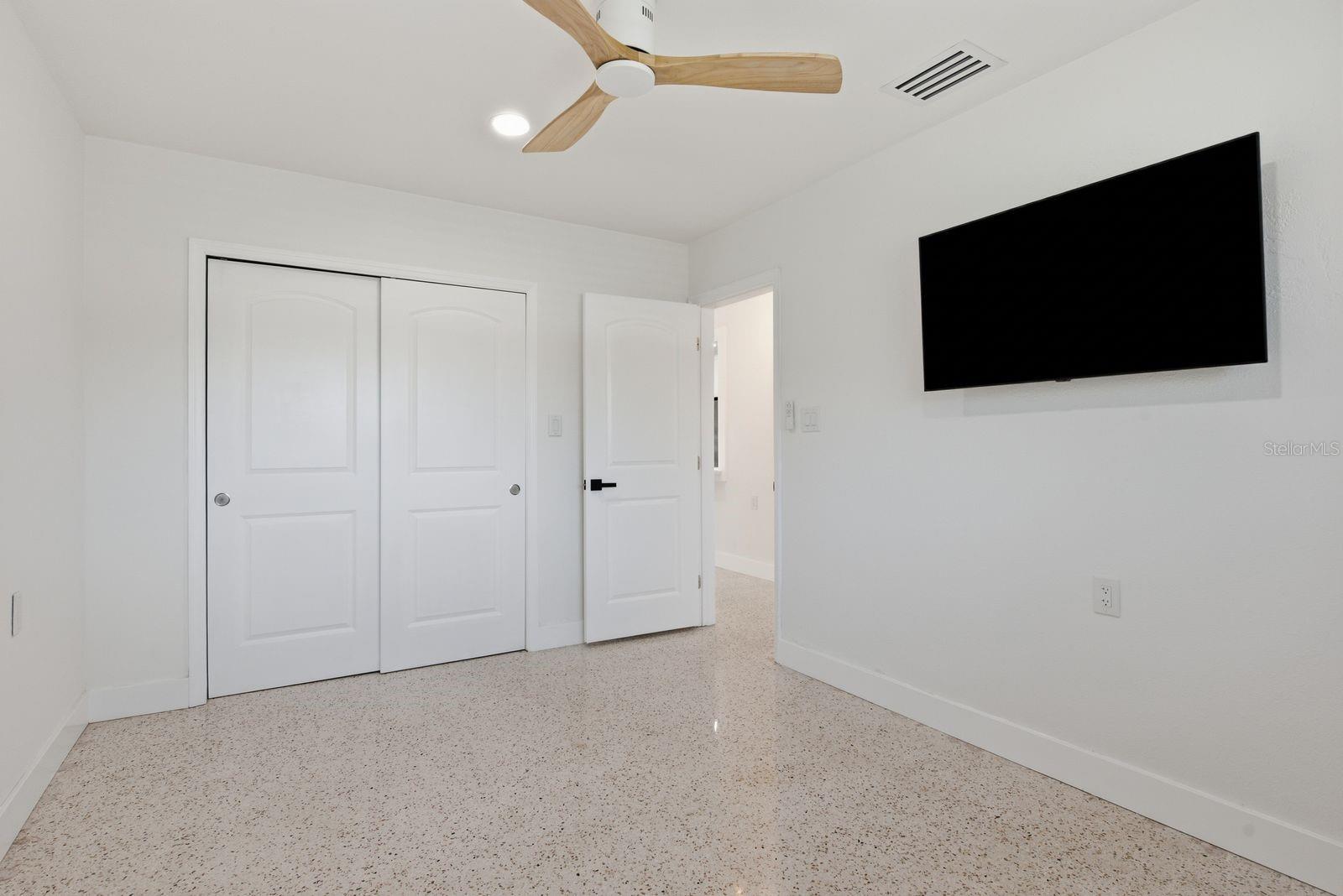 2488 Del Rio Way Property Photo 21