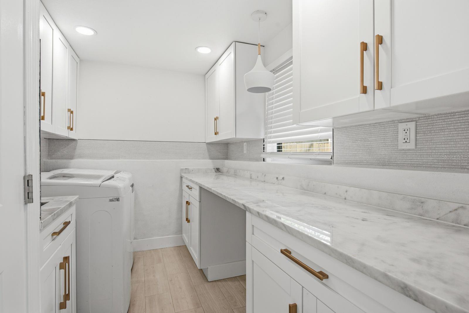 2488 Del Rio Way Property Photo 26