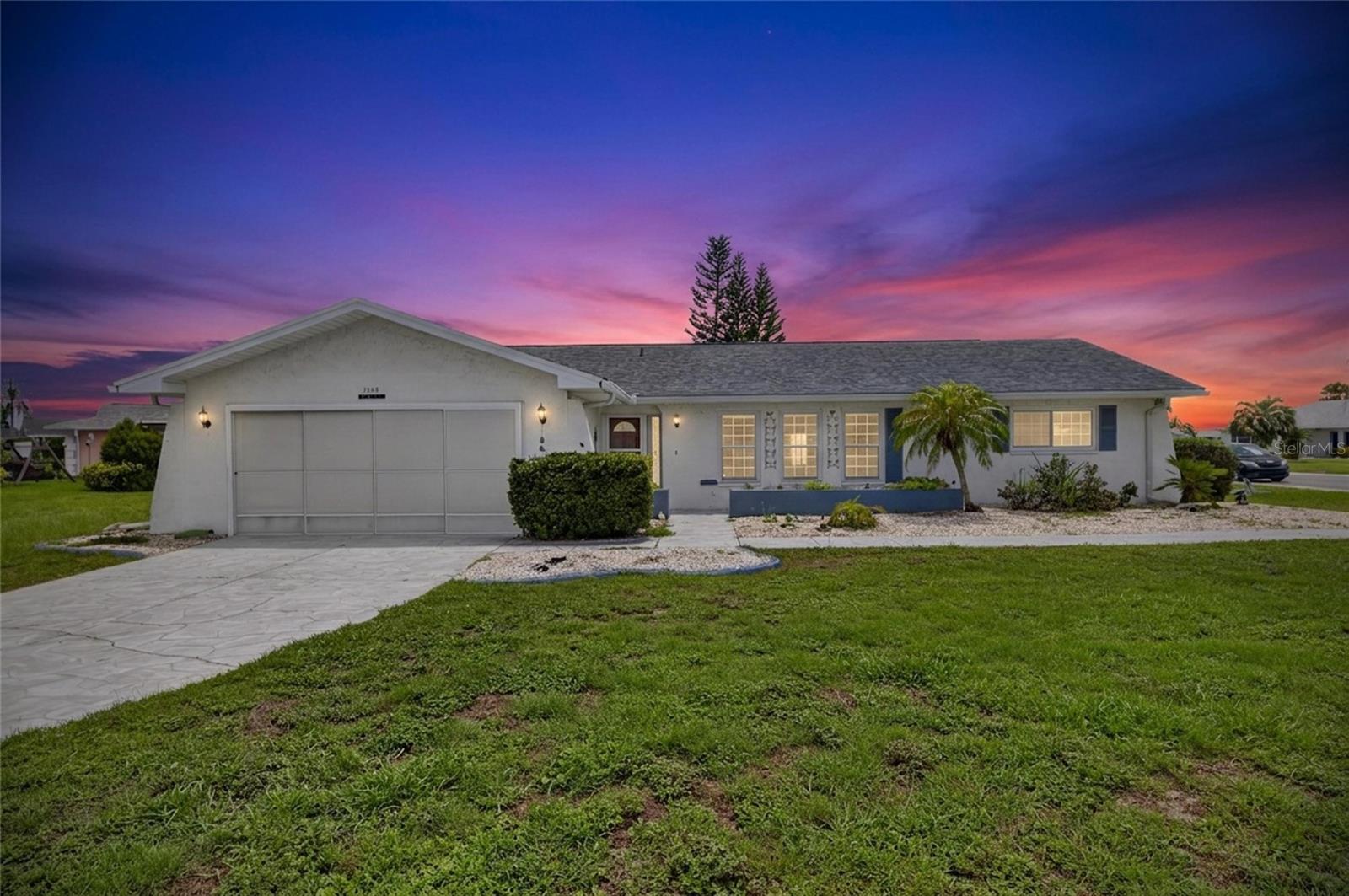 1743 Coco Palm Cir Property Photo 1