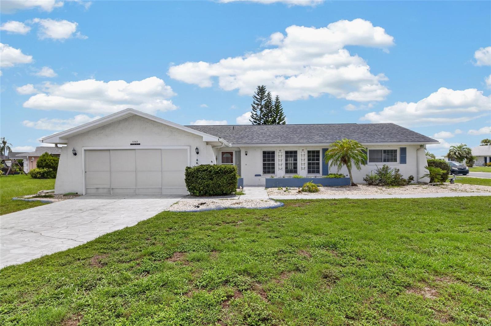 1743 Coco Palm Cir Property Photo 2