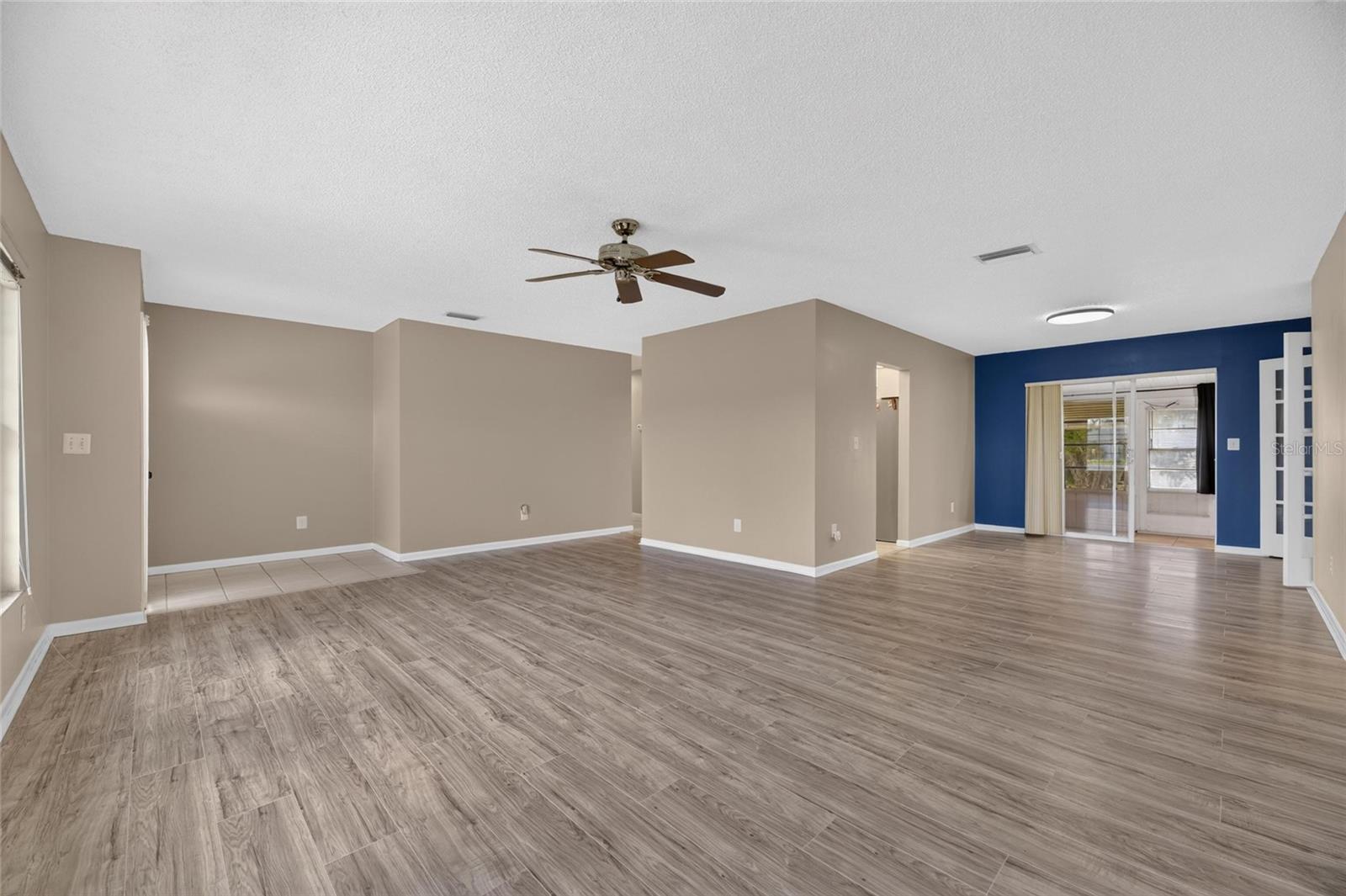 1743 Coco Palm Cir Property Photo 8
