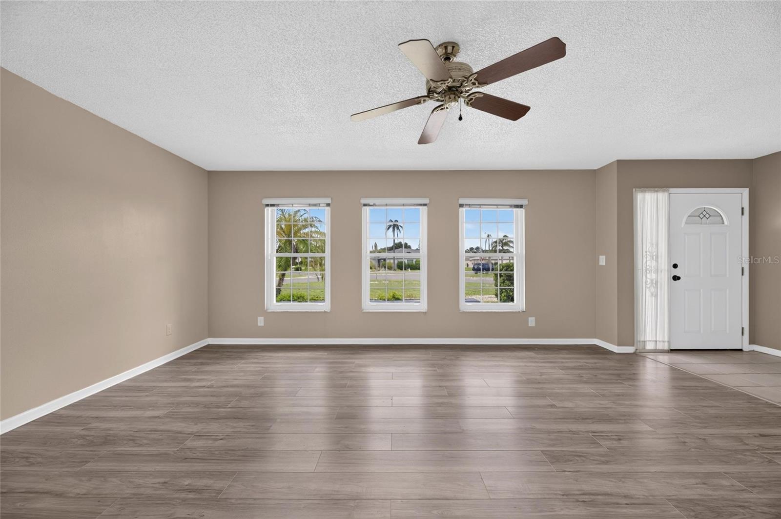 1743 Coco Palm Cir Property Photo 9