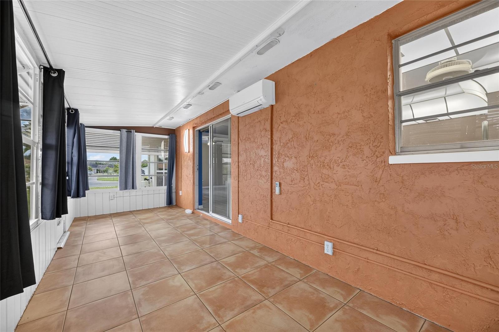 1743 Coco Palm Cir Property Photo 36