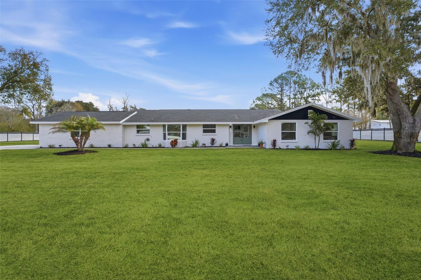 2338 Meadowbrook Dr Property Photo 3
