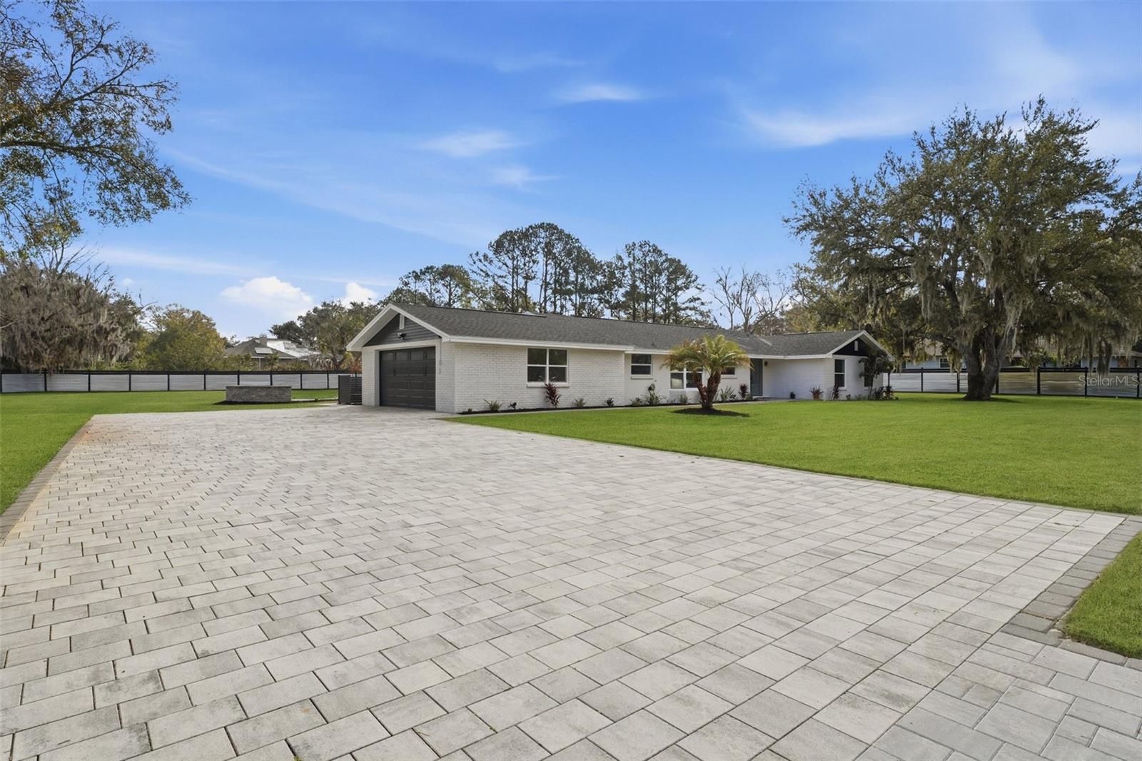 2338 Meadowbrook Dr Property Photo 4