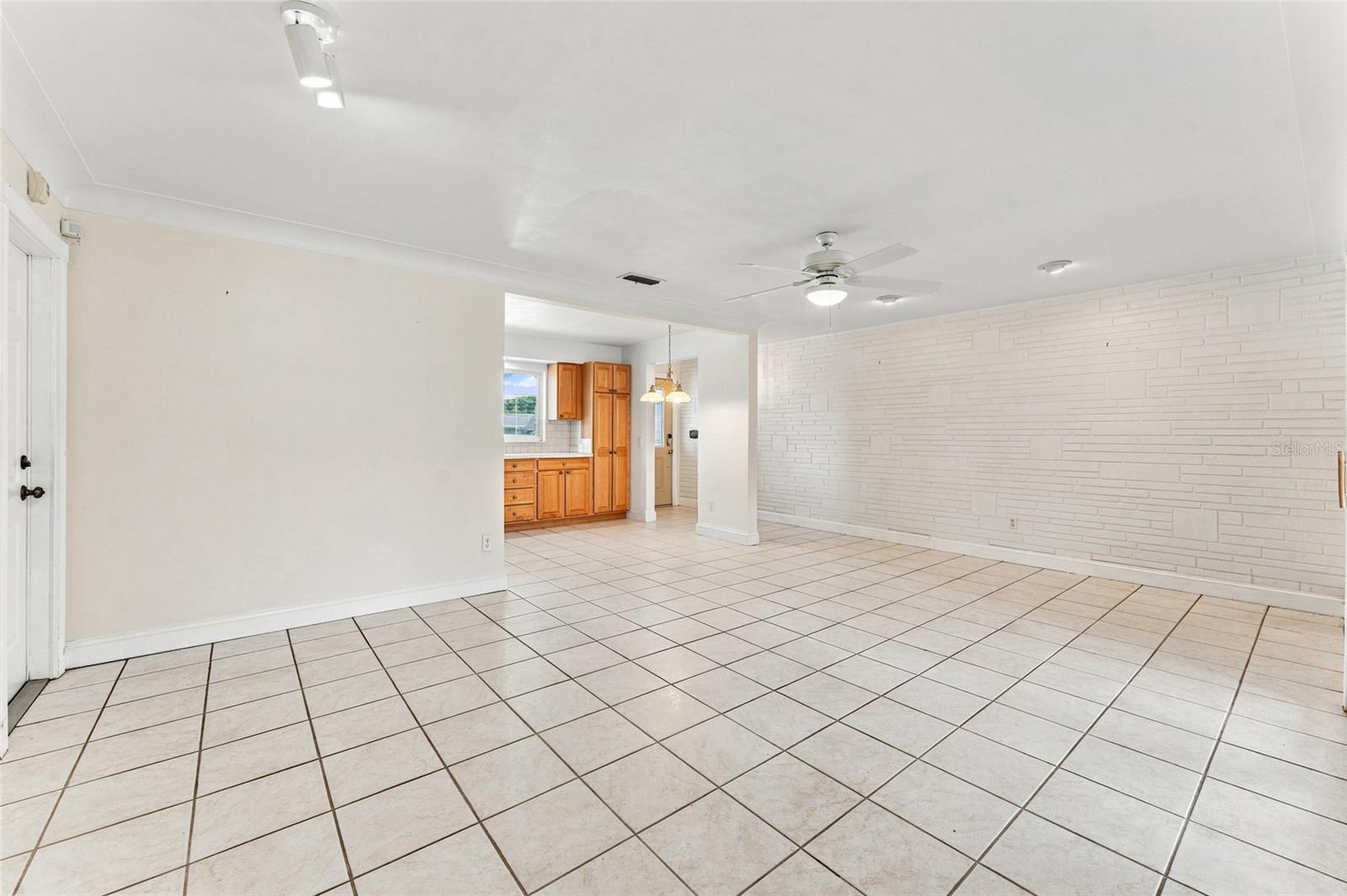 1773 London Ln Property Photo 16