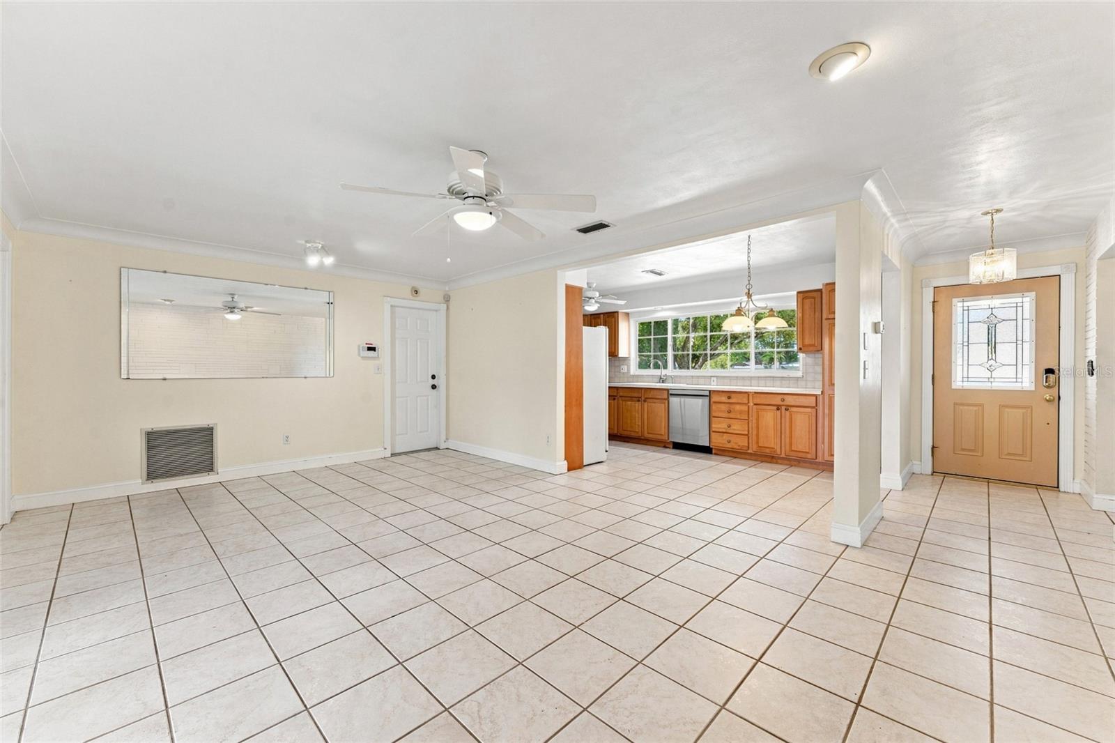 1773 London Ln Property Photo 18