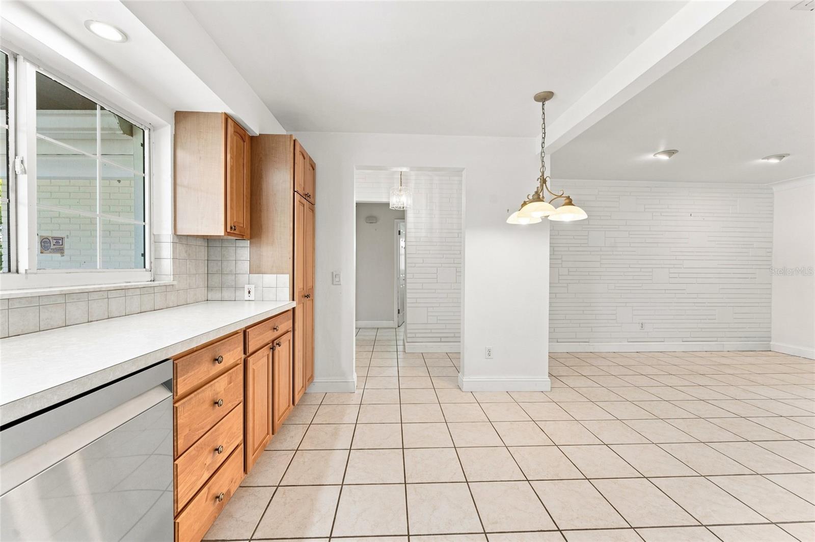 1773 London Ln Property Photo 30
