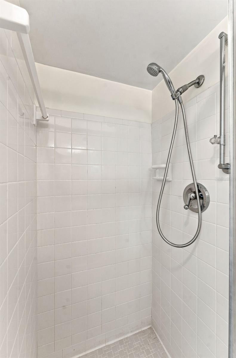 1773 London Ln Property Photo 38
