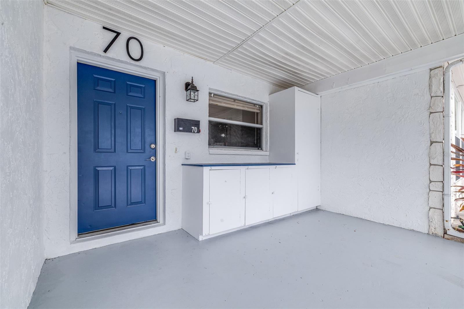 13940 Anona Heights Dr #70 Property Photo 3