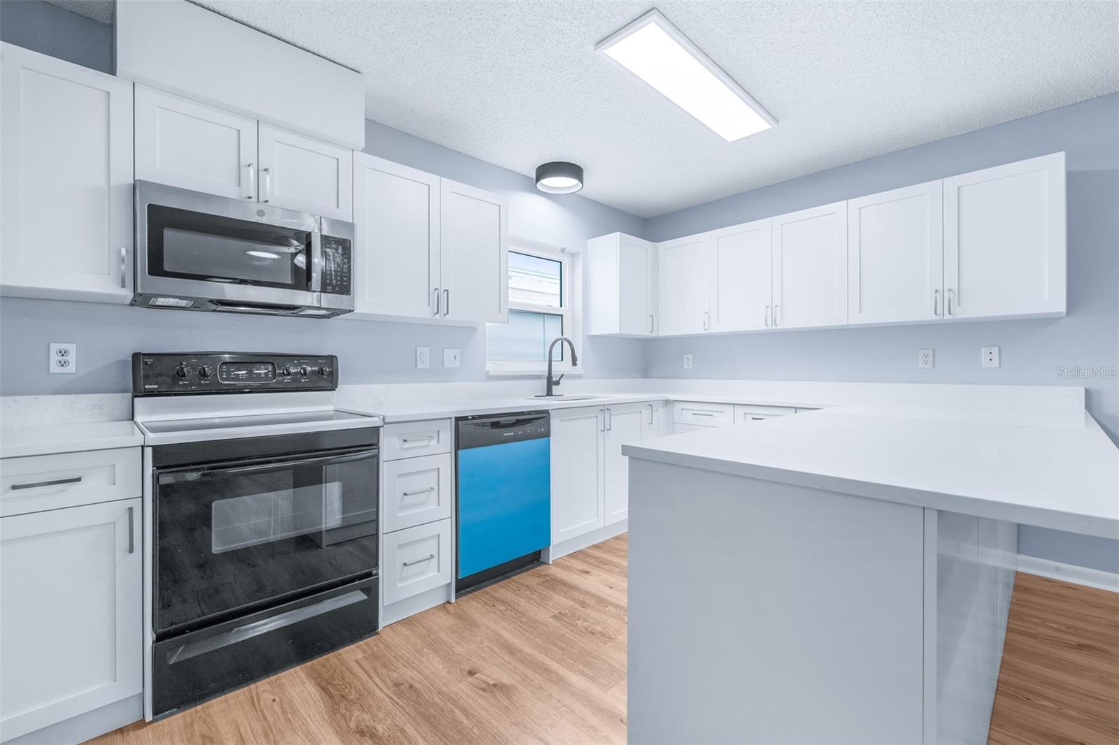 13940 Anona Heights Dr #70 Property Photo 11